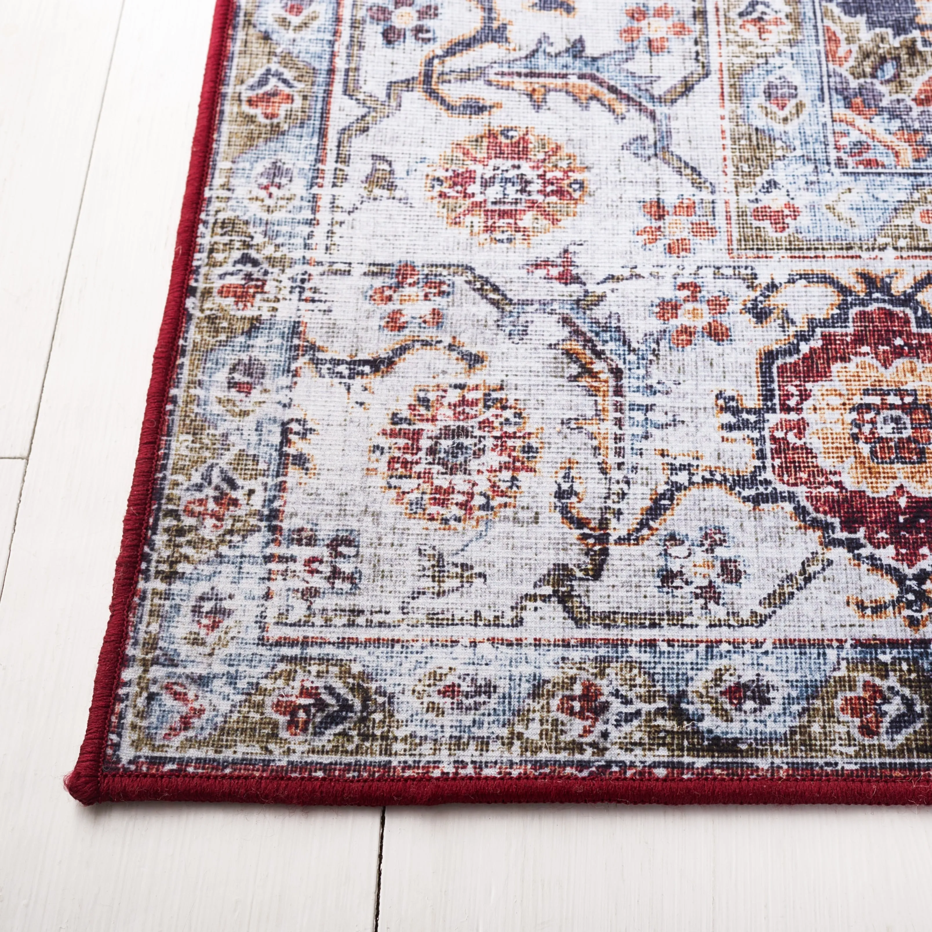 SAFAVIEH. Tucson Machine Washable Slip Resistant Queenie Oriental Medallion