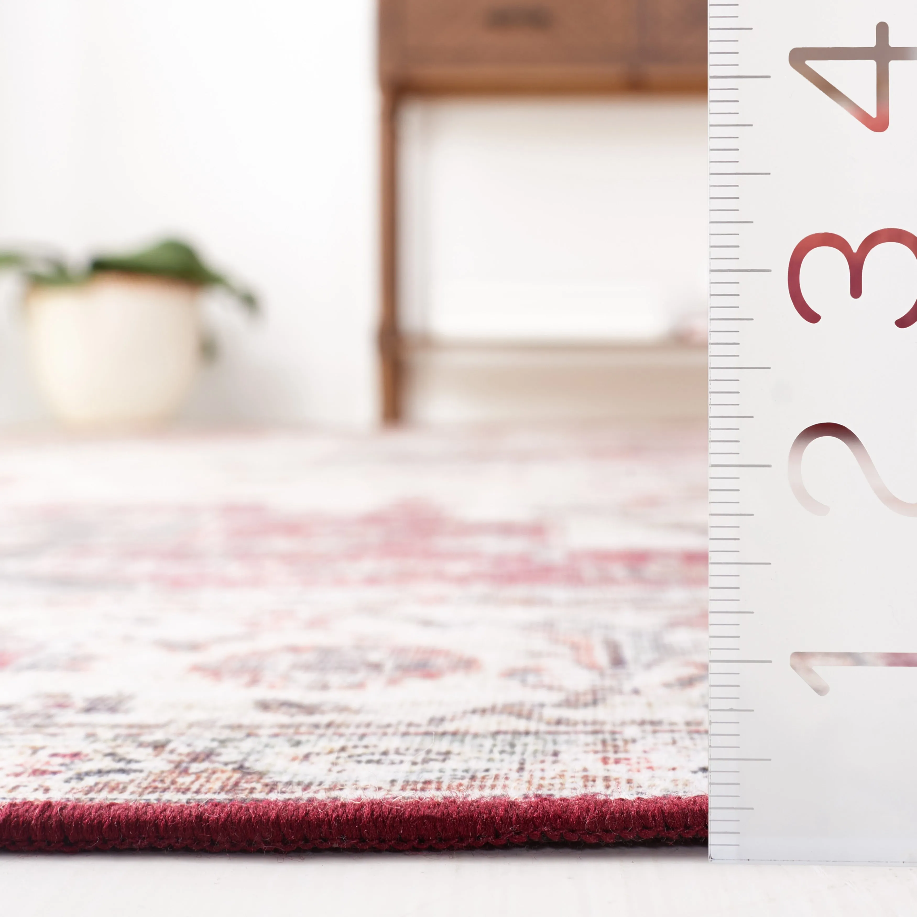 SAFAVIEH. Tucson Machine Washable Slip Resistant Queenie Oriental Medallion