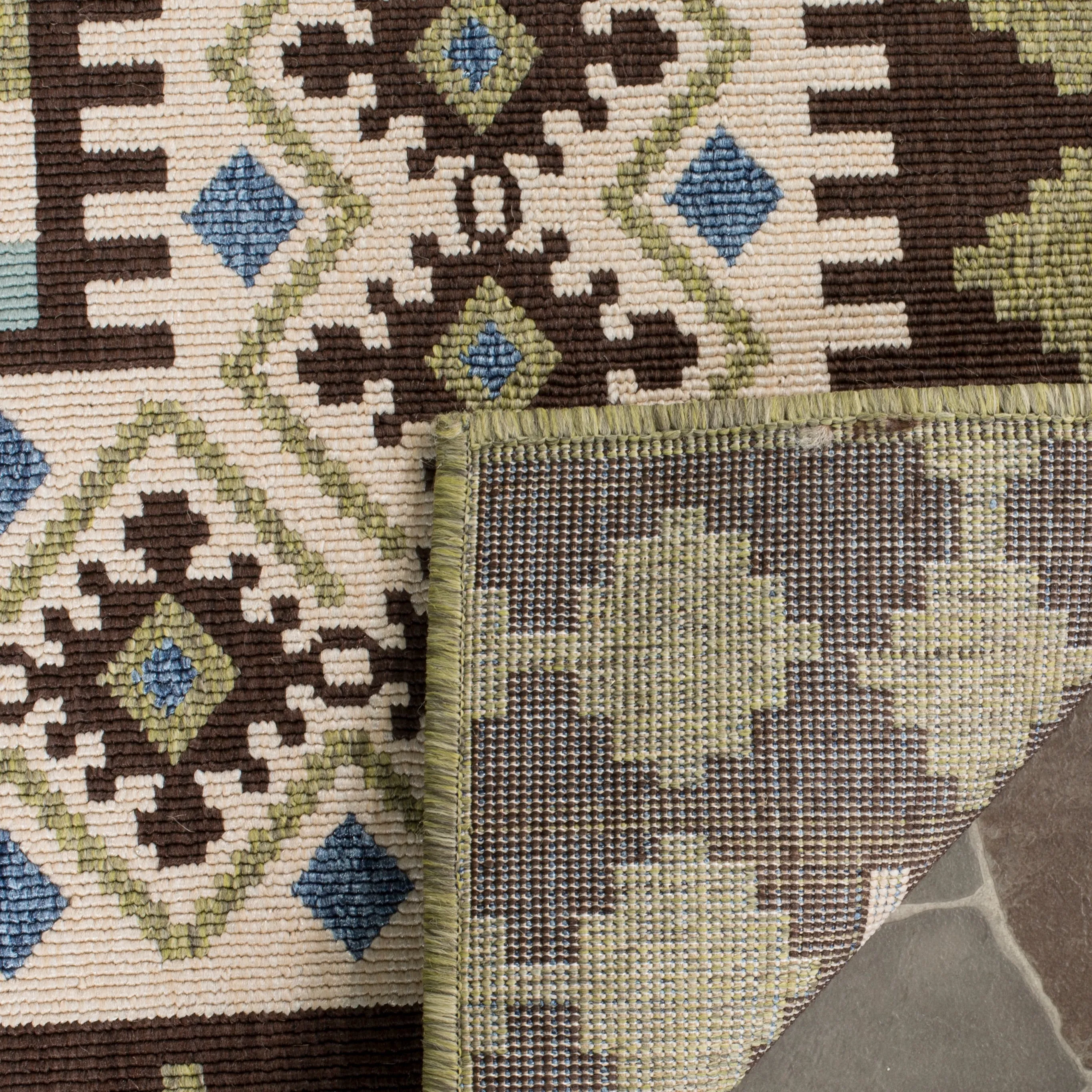 SAFAVIEH Veranda Eyvor Indoor/ Outdoor Waterproof Patio Backyard Rug