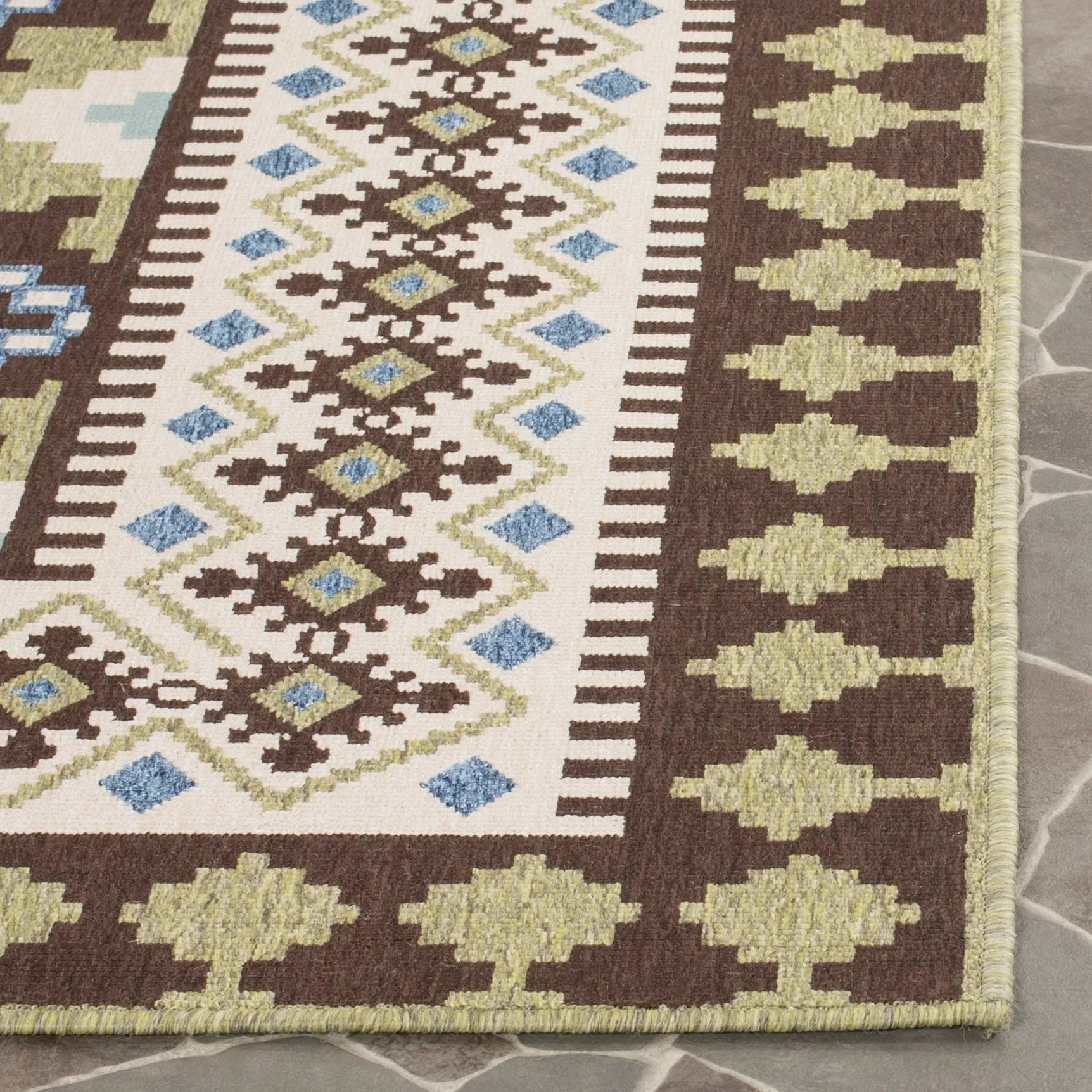 SAFAVIEH Veranda Eyvor Indoor/ Outdoor Waterproof Patio Backyard Rug