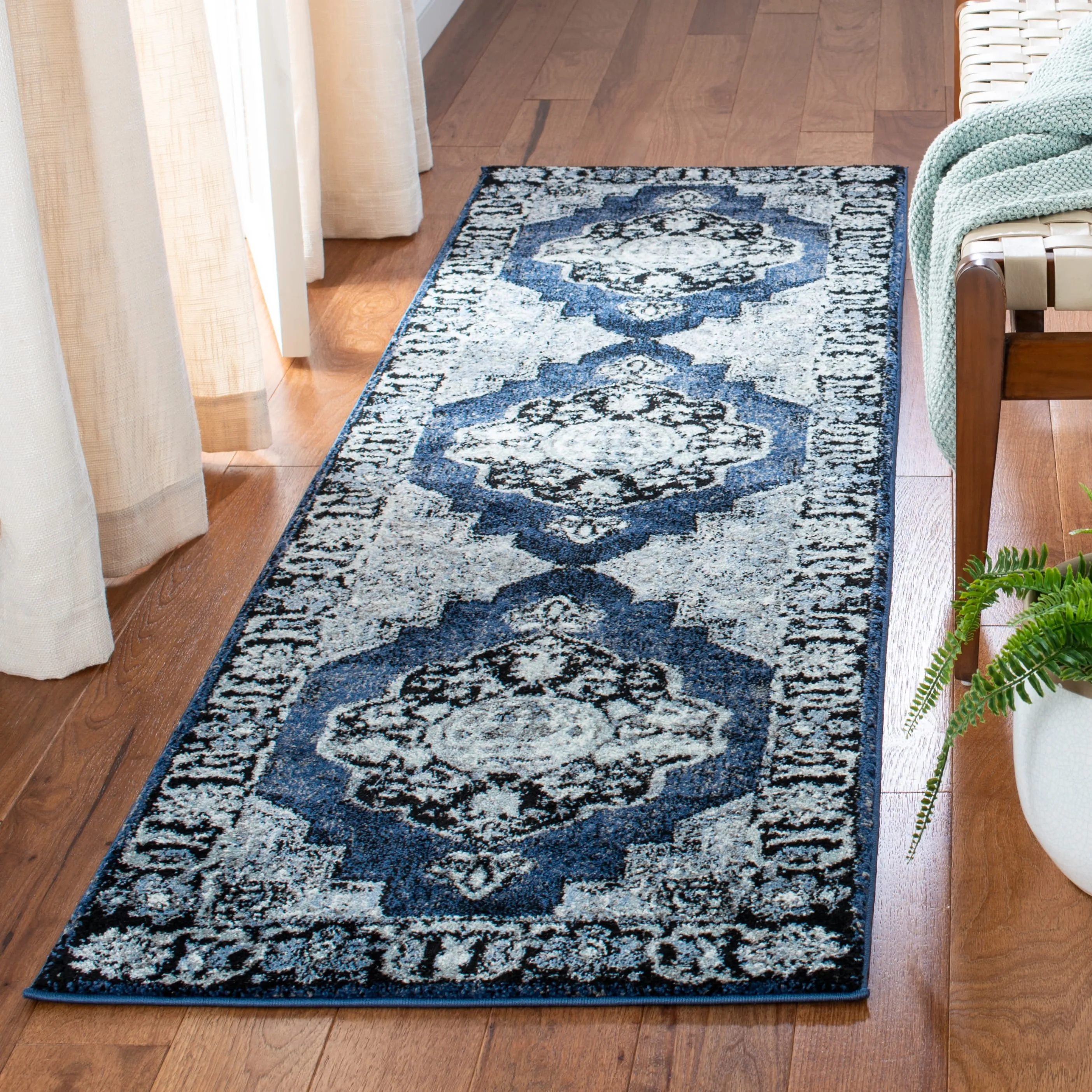 SAFAVIEH Vintage Hamadan Ismay Oriental Distressed Rug