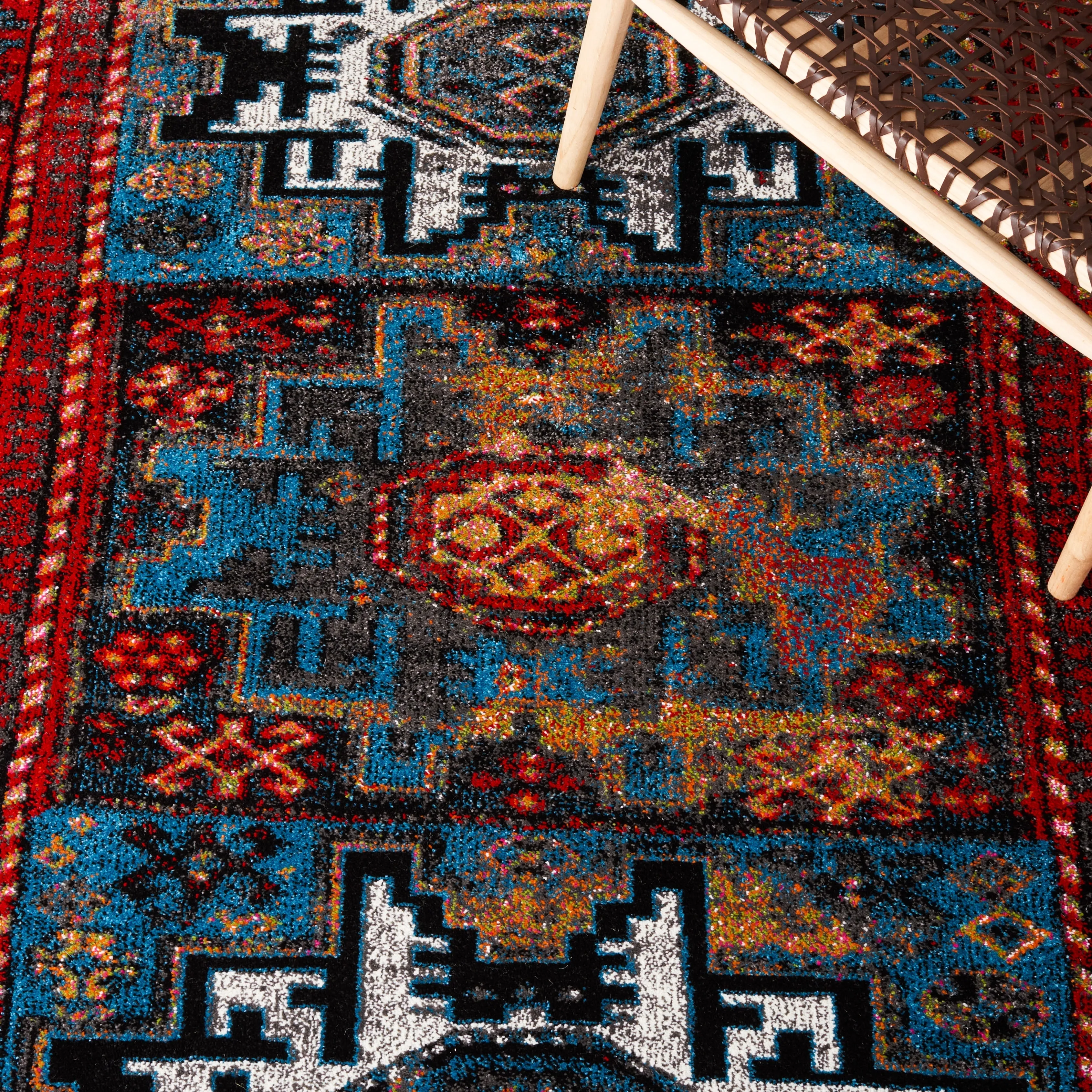 SAFAVIEH. Vintage Hamadan Lilla Oriental Distressed Rug