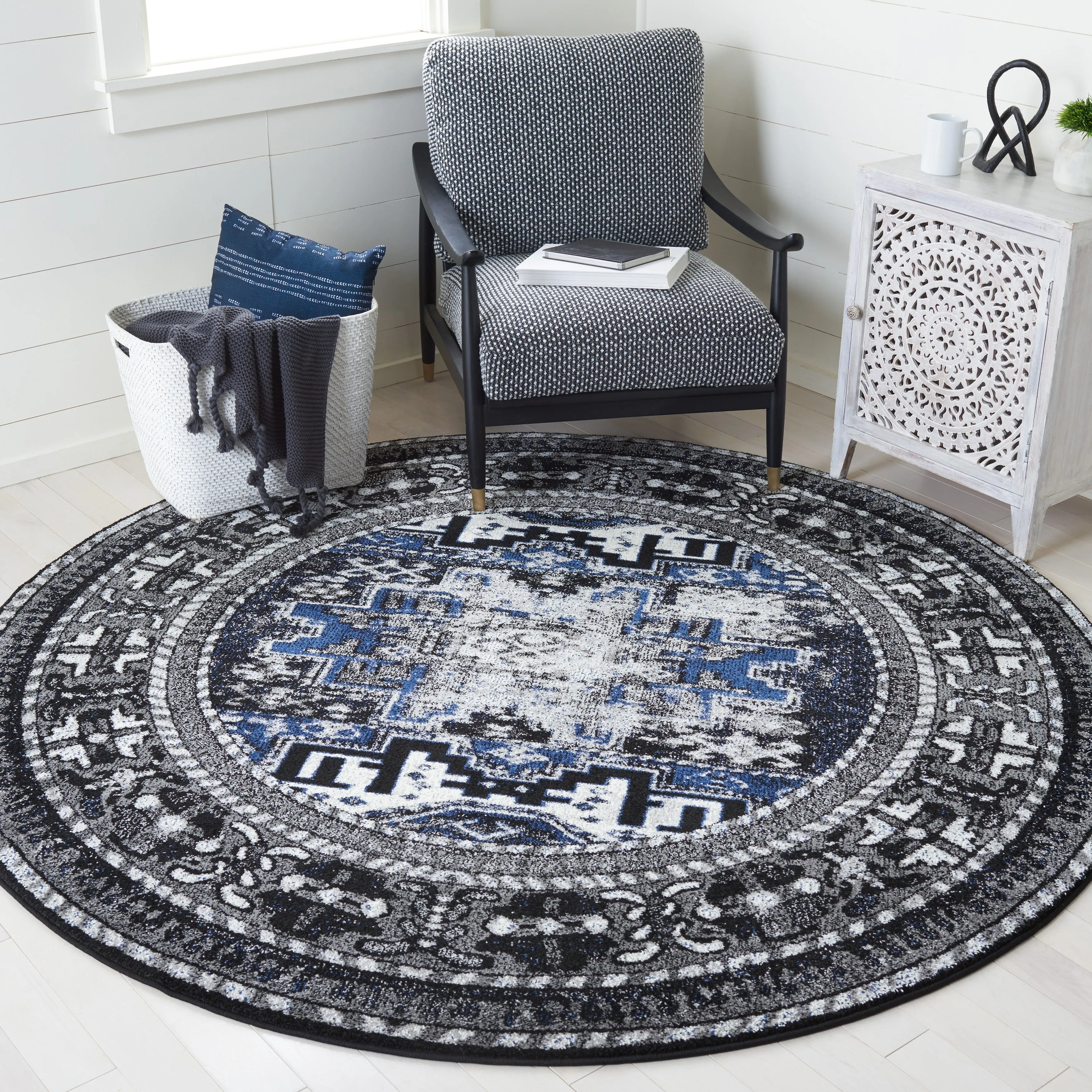 SAFAVIEH. Vintage Hamadan Lilla Oriental Distressed Rug