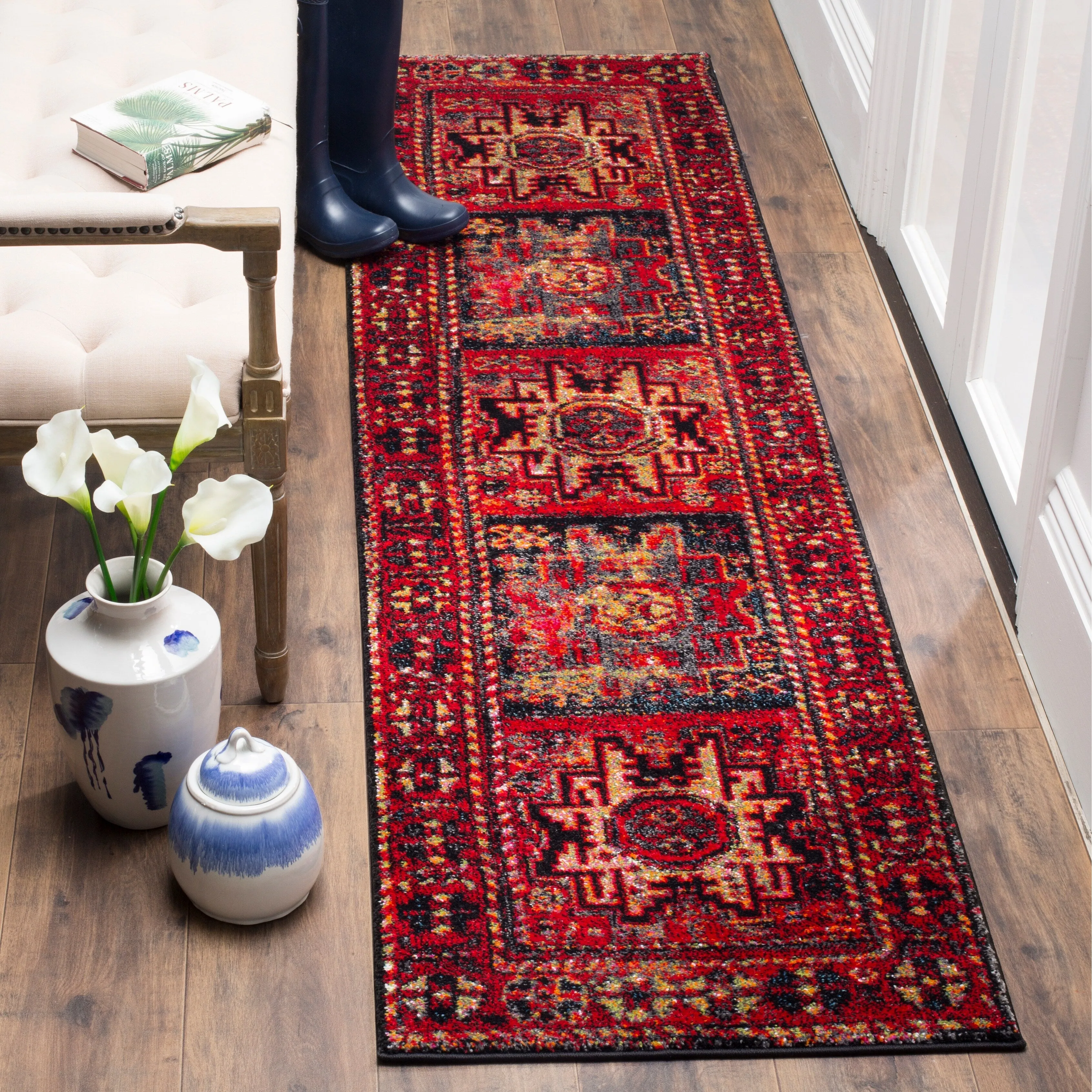 SAFAVIEH. Vintage Hamadan Lilla Oriental Distressed Rug