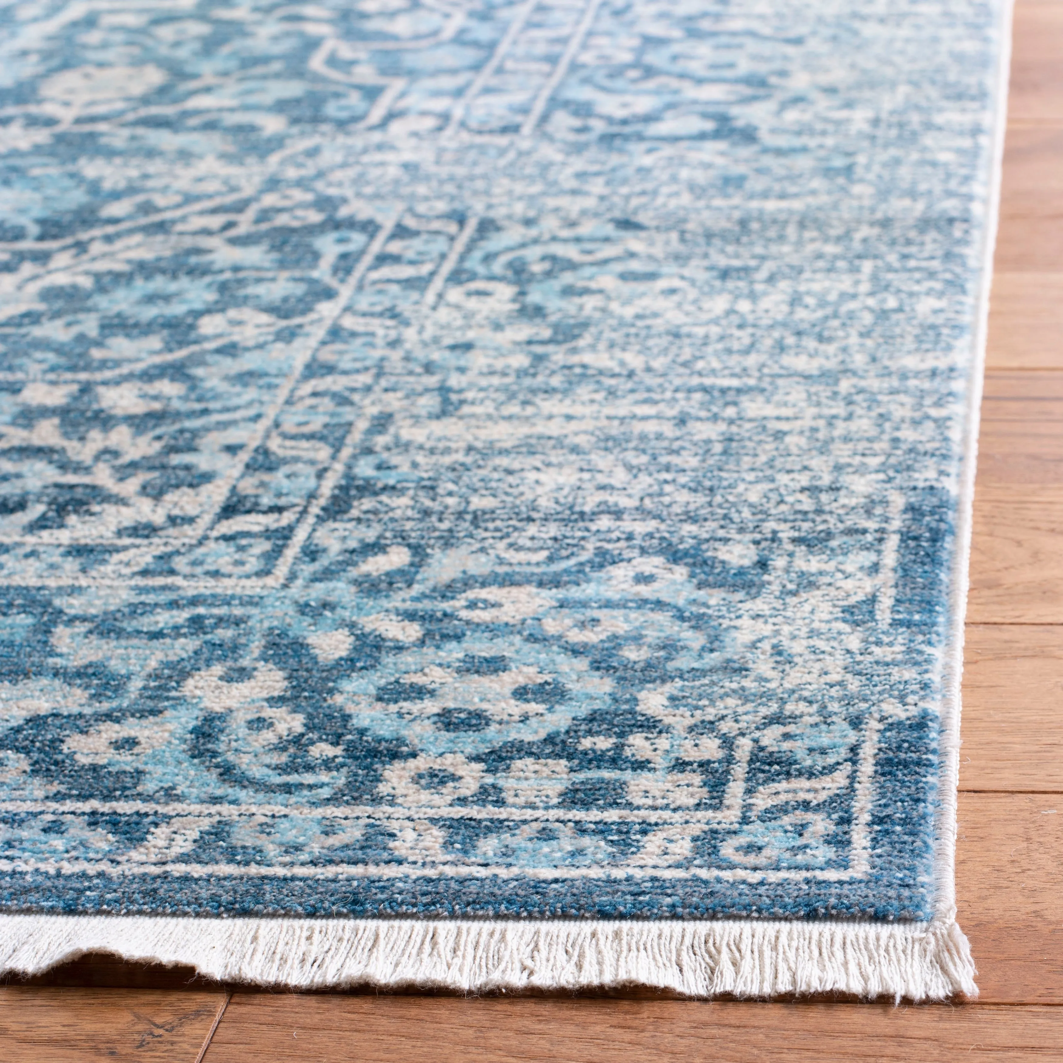 SAFAVIEH Vintage Persian Walda Oriental Distressed Rug