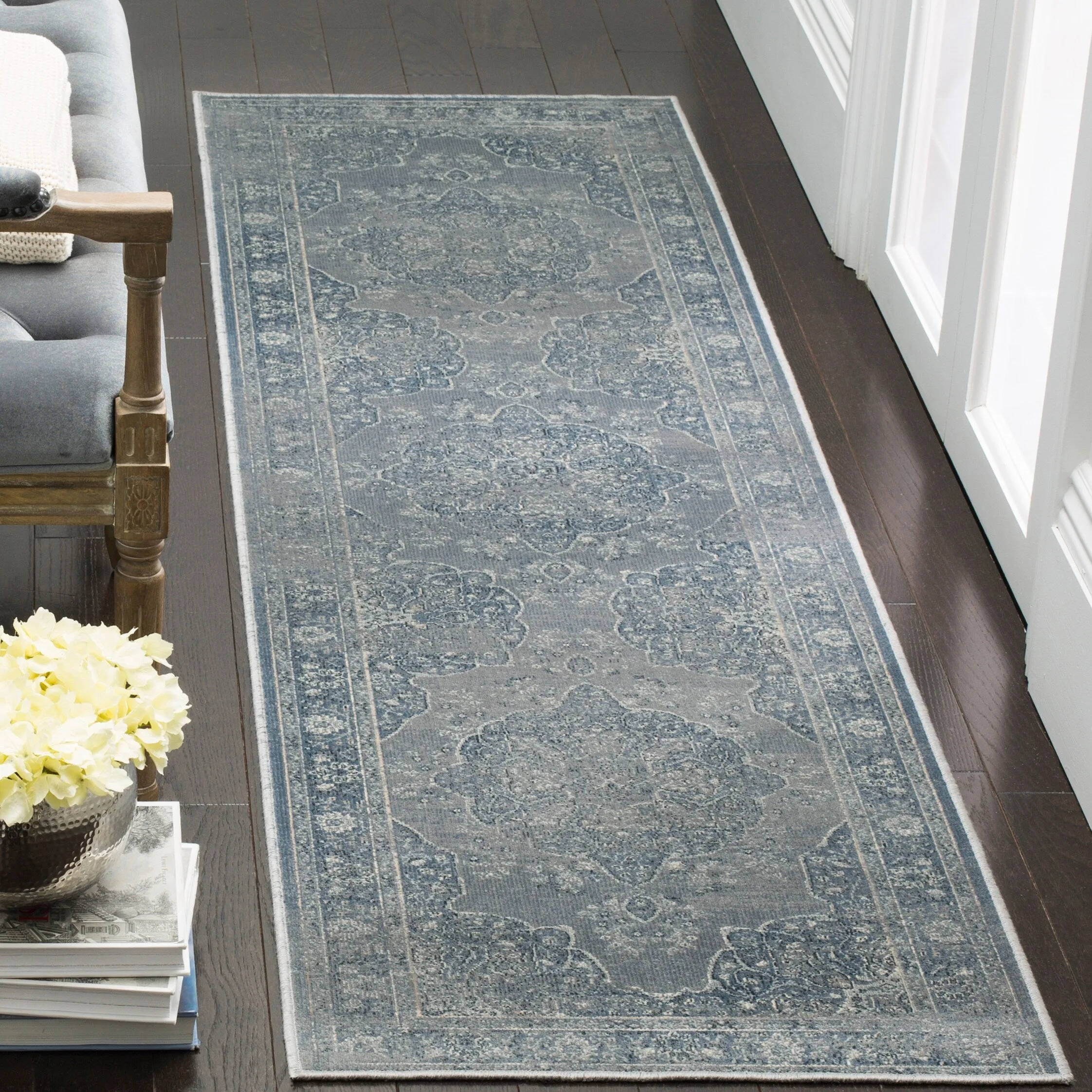 SAFAVIEH Vintage Priscilla Oriental Distressed Viscose Rug
