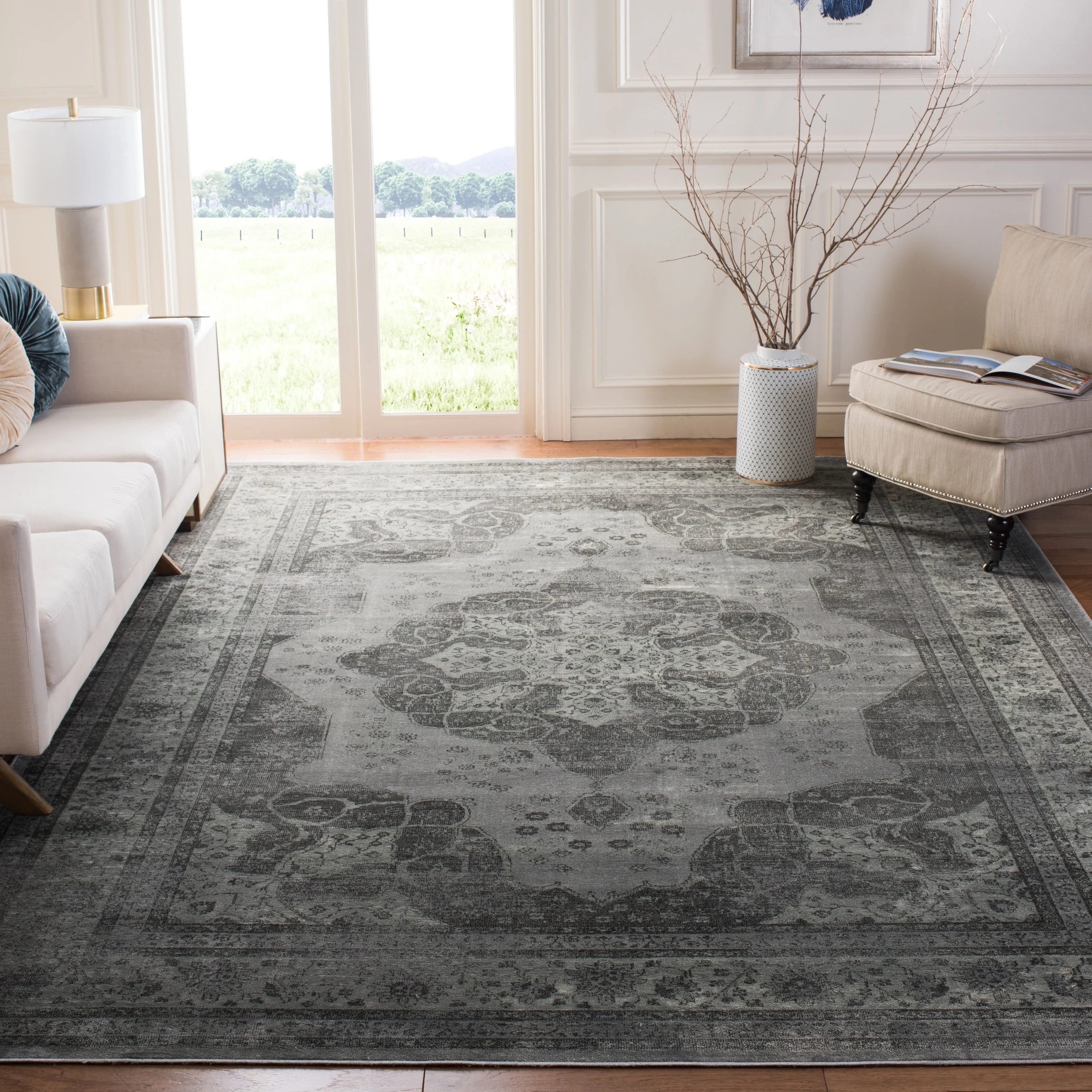 SAFAVIEH Vintage Priscilla Oriental Distressed Viscose Rug