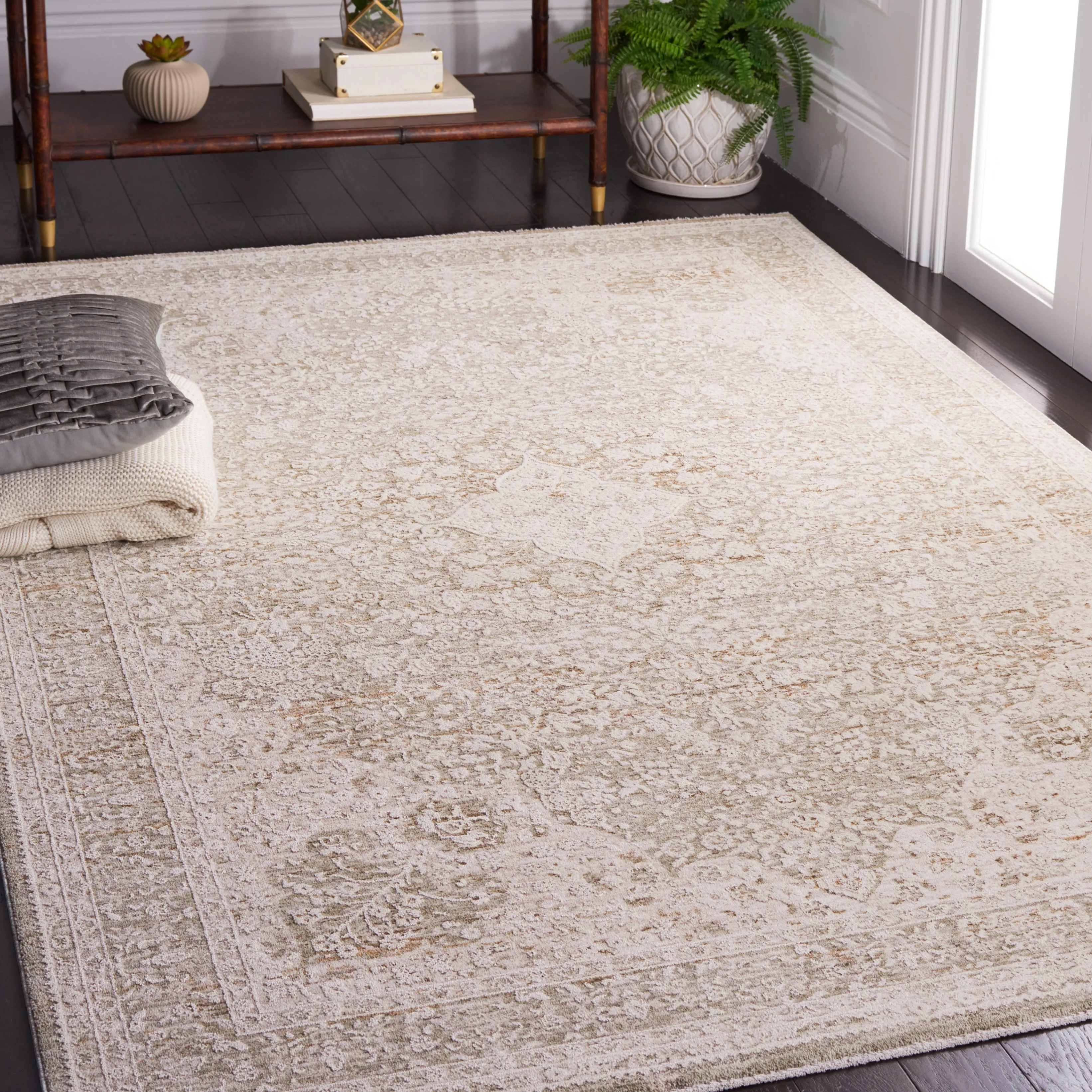 SAFAVIEH Willow Slip Resistant Anne Vintage Oriental Rug