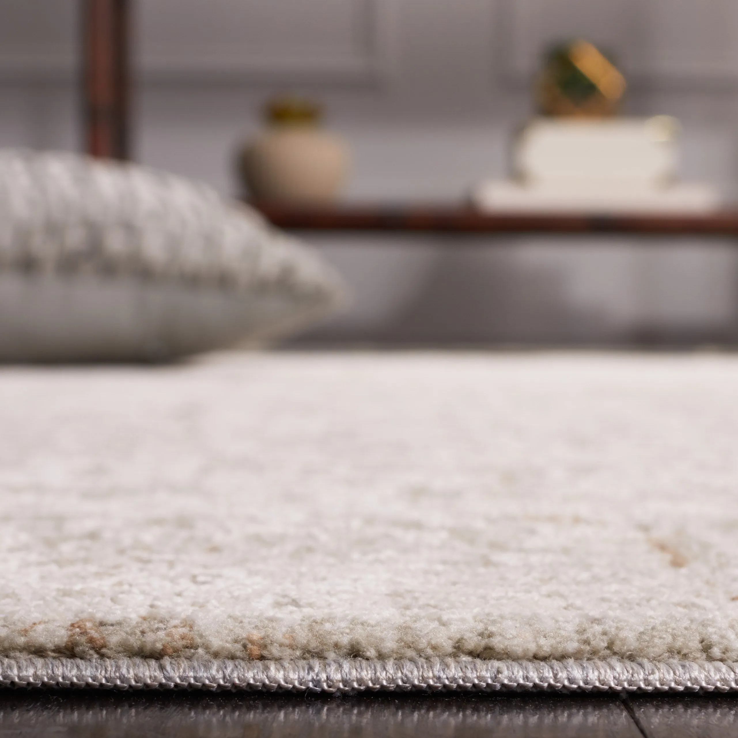 SAFAVIEH Willow Slip Resistant Anne Vintage Oriental Rug