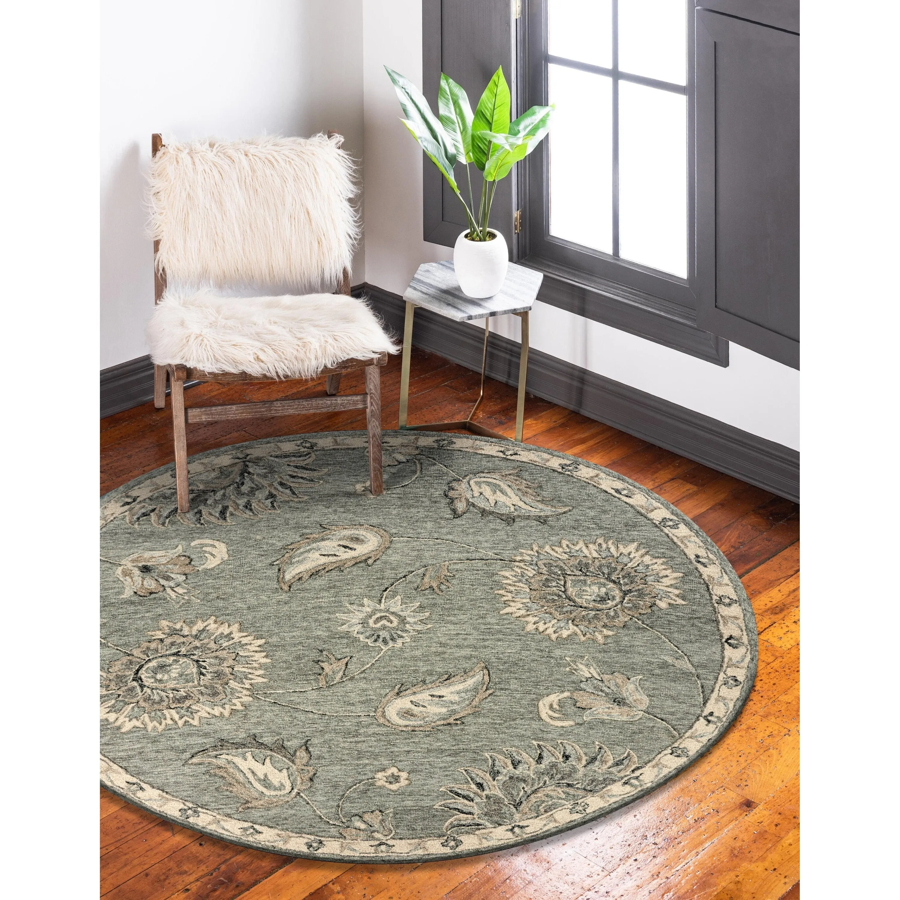 Sevita Traditional Botanical Area Rug