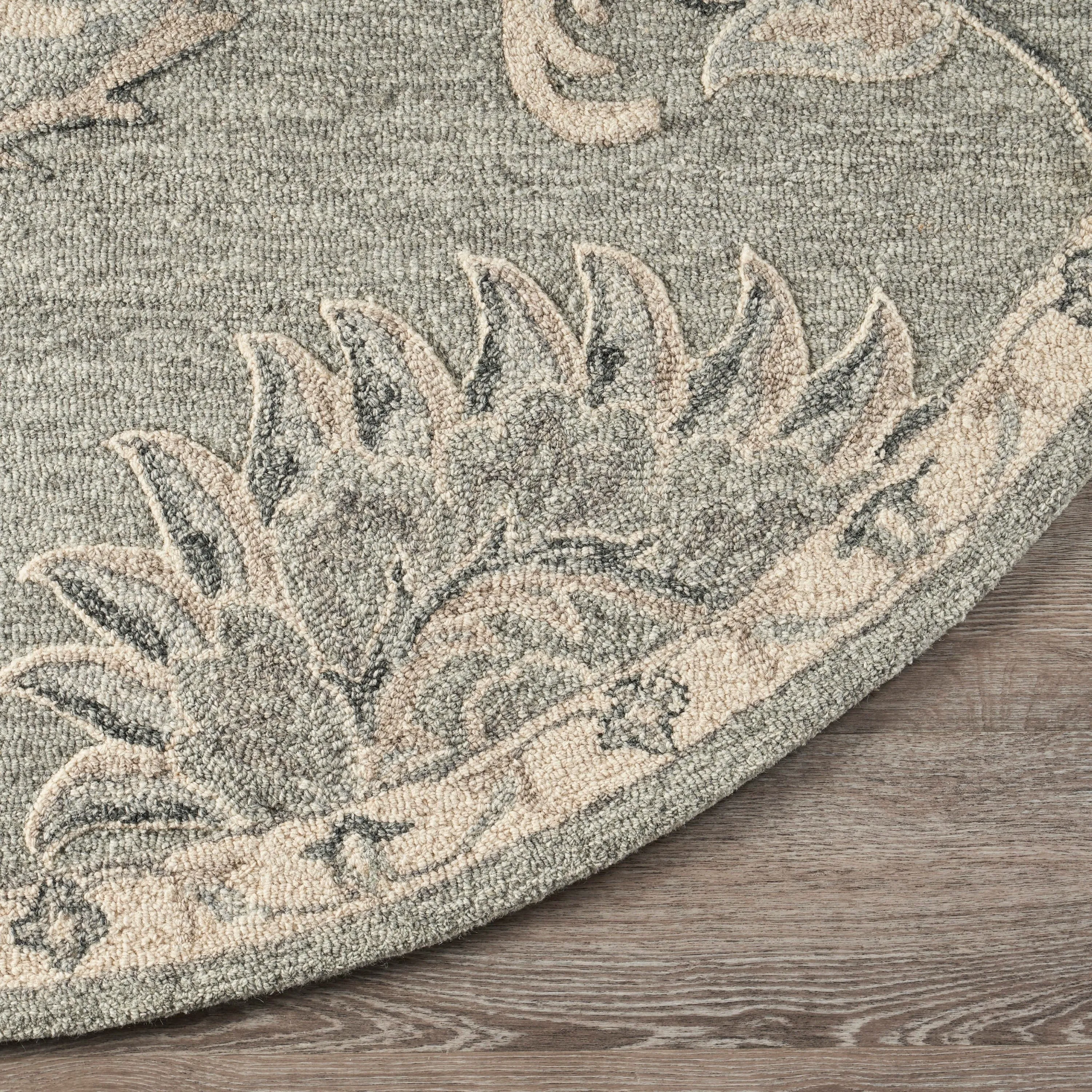 Sevita Traditional Botanical Area Rug