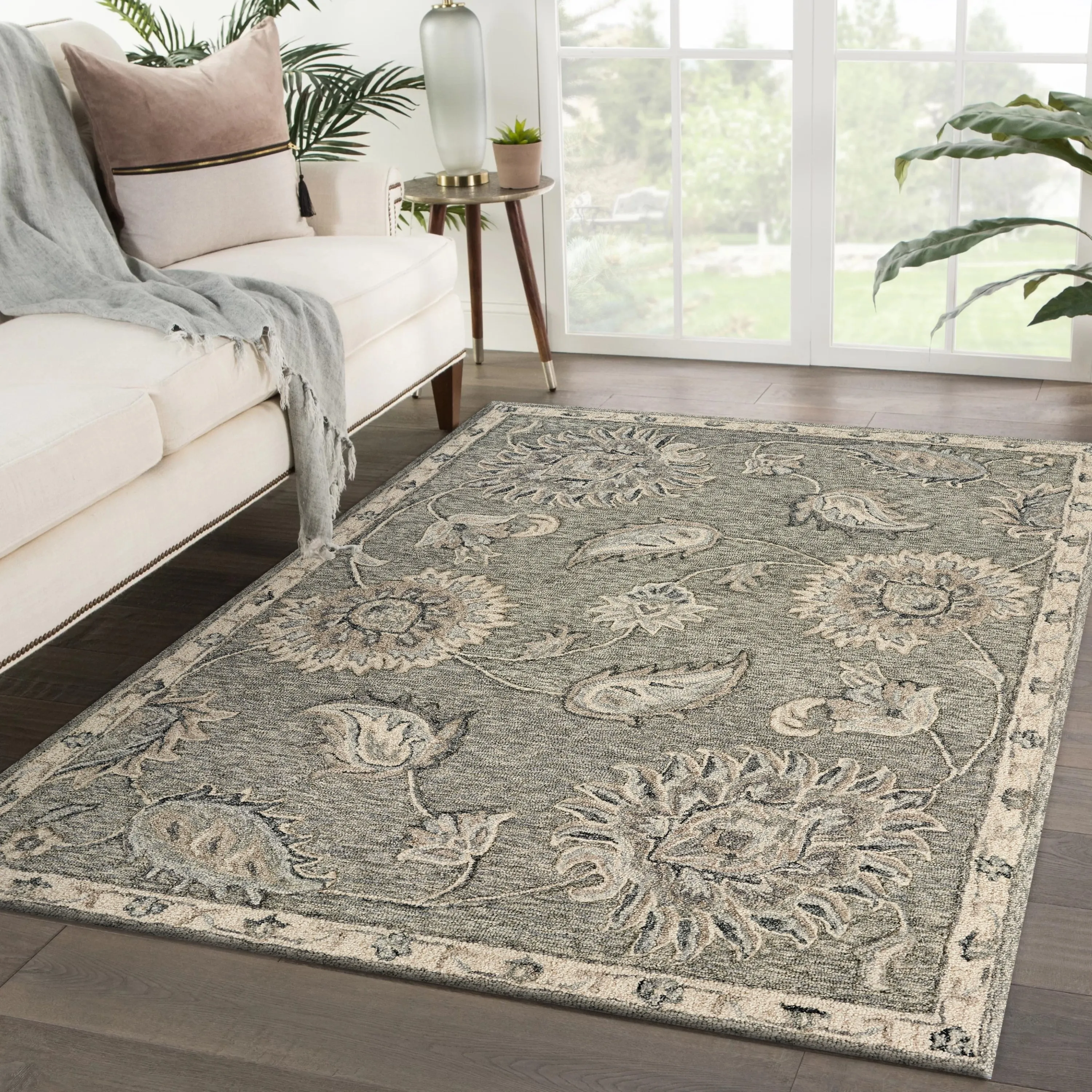 Sevita Traditional Botanical Area Rug