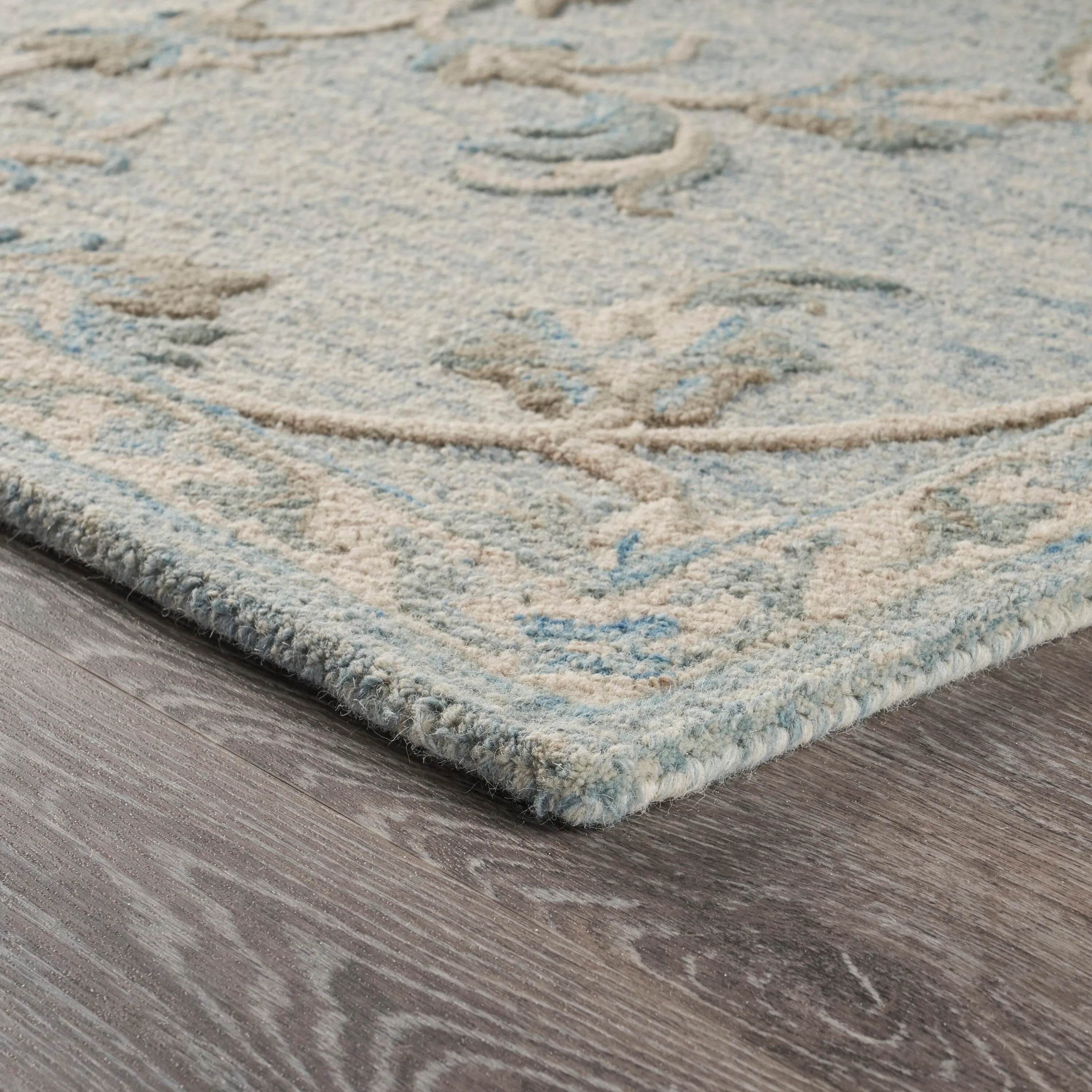 Sevita Traditional Floral Bloom Wool Area Rug