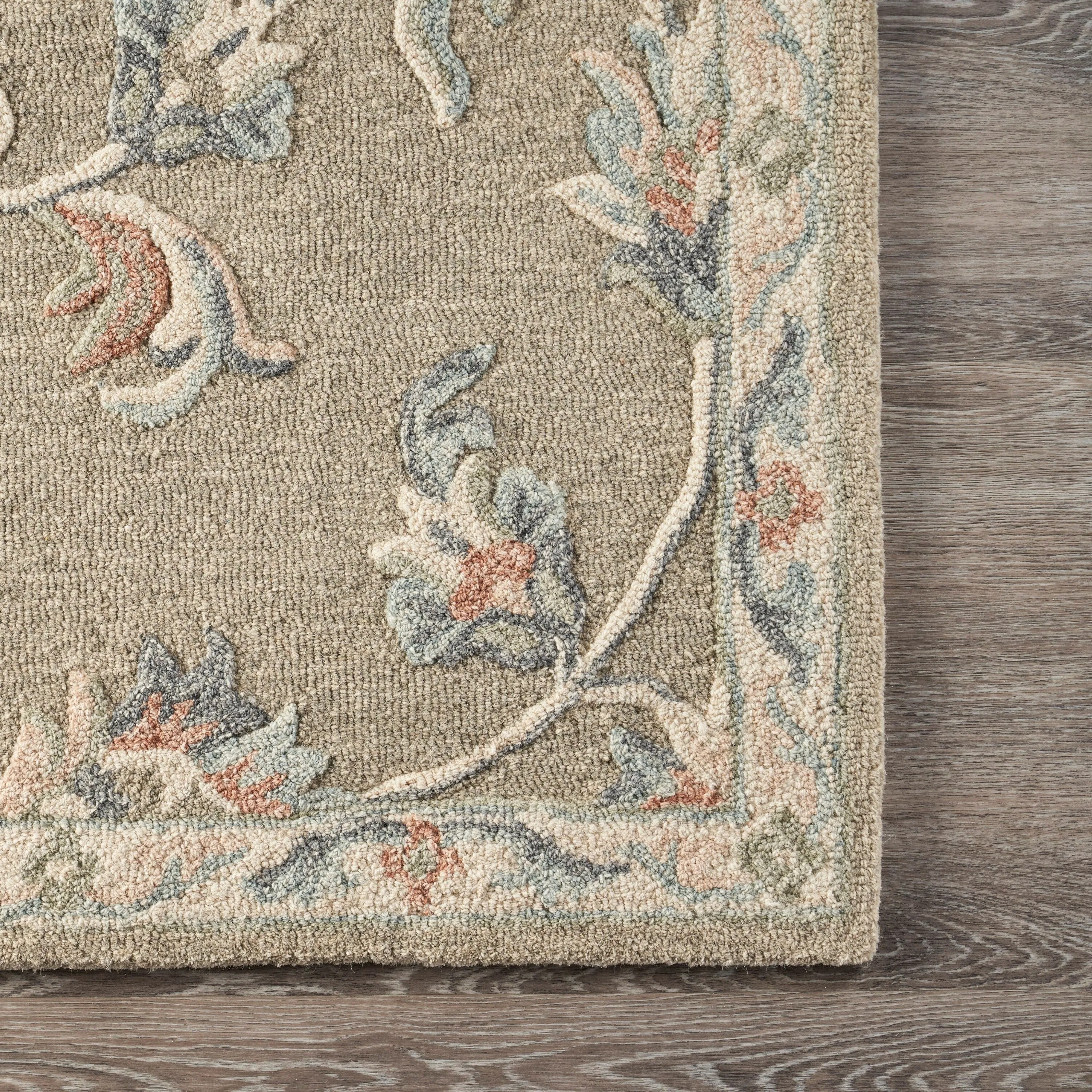 Sevita Traditional Floral Bloom Wool Area Rug