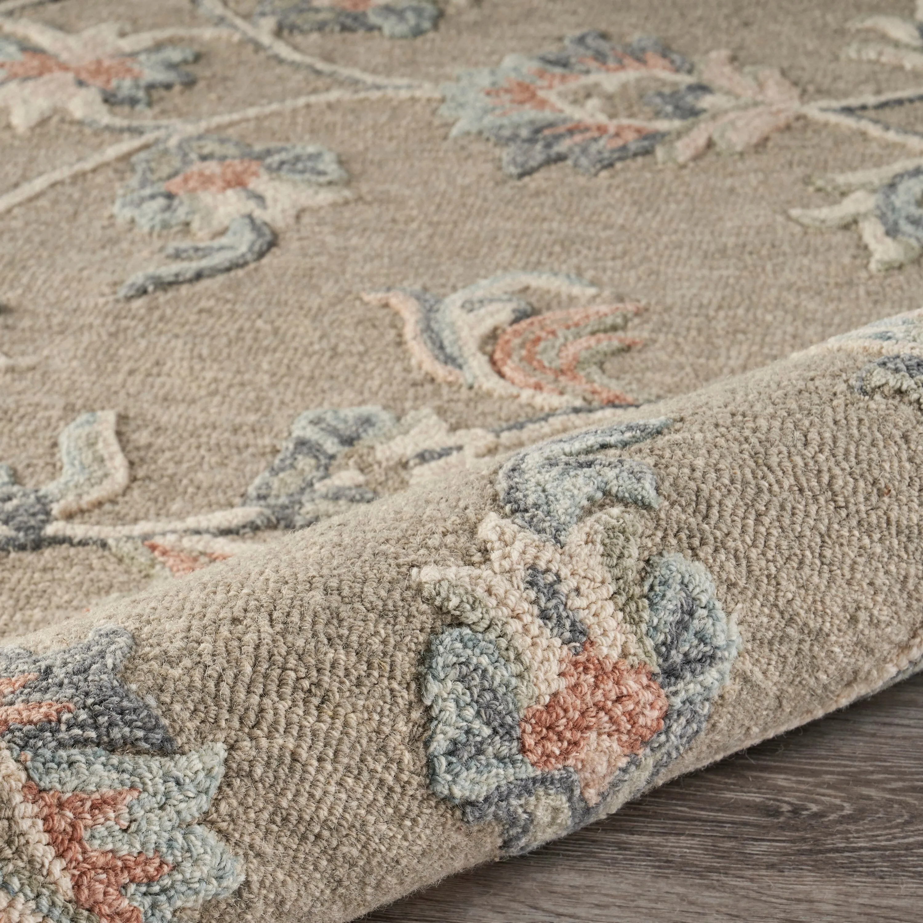 Sevita Traditional Floral Bloom Wool Area Rug