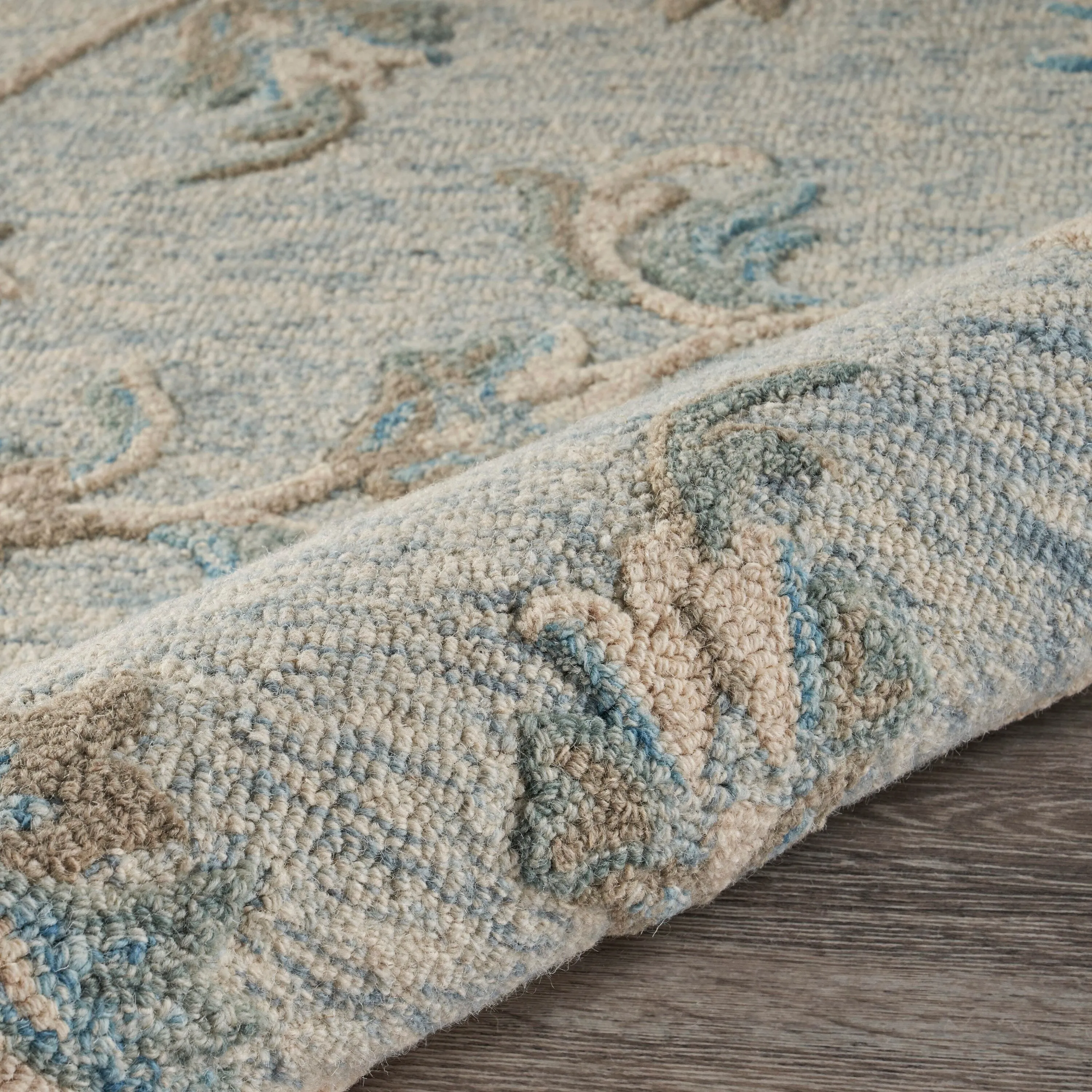 Sevita Traditional Floral Bloom Wool Area Rug