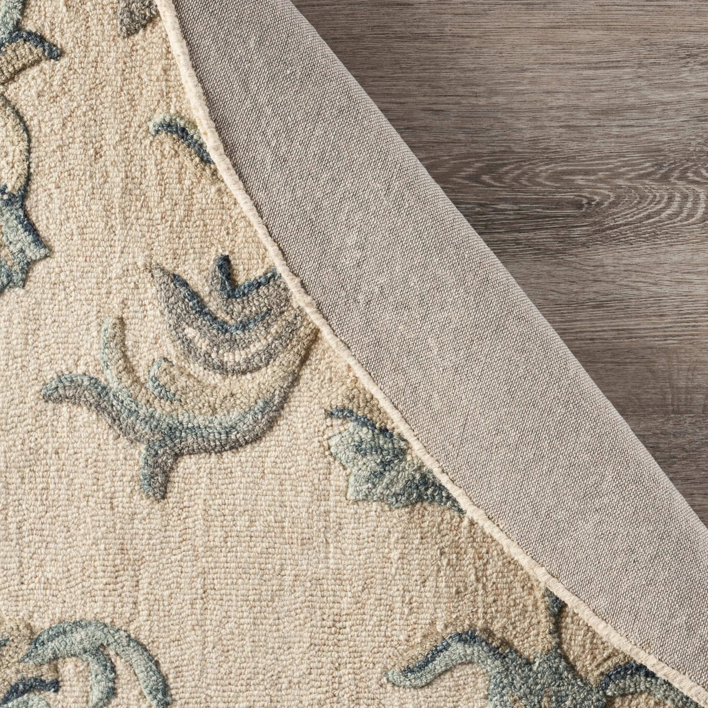 Sevita Traditional Floral Bloom Wool Area Rug