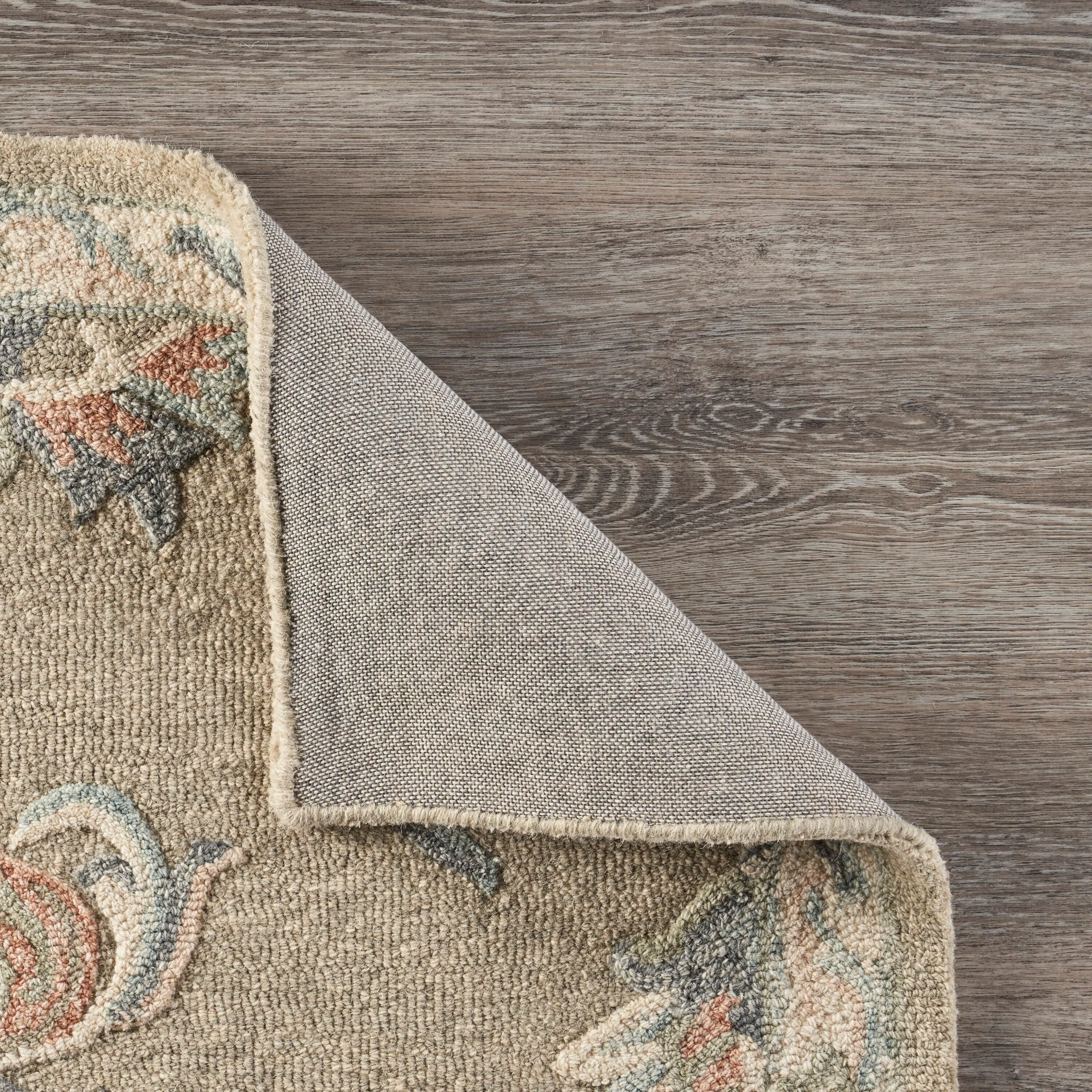 Sevita Traditional Floral Bloom Wool Area Rug