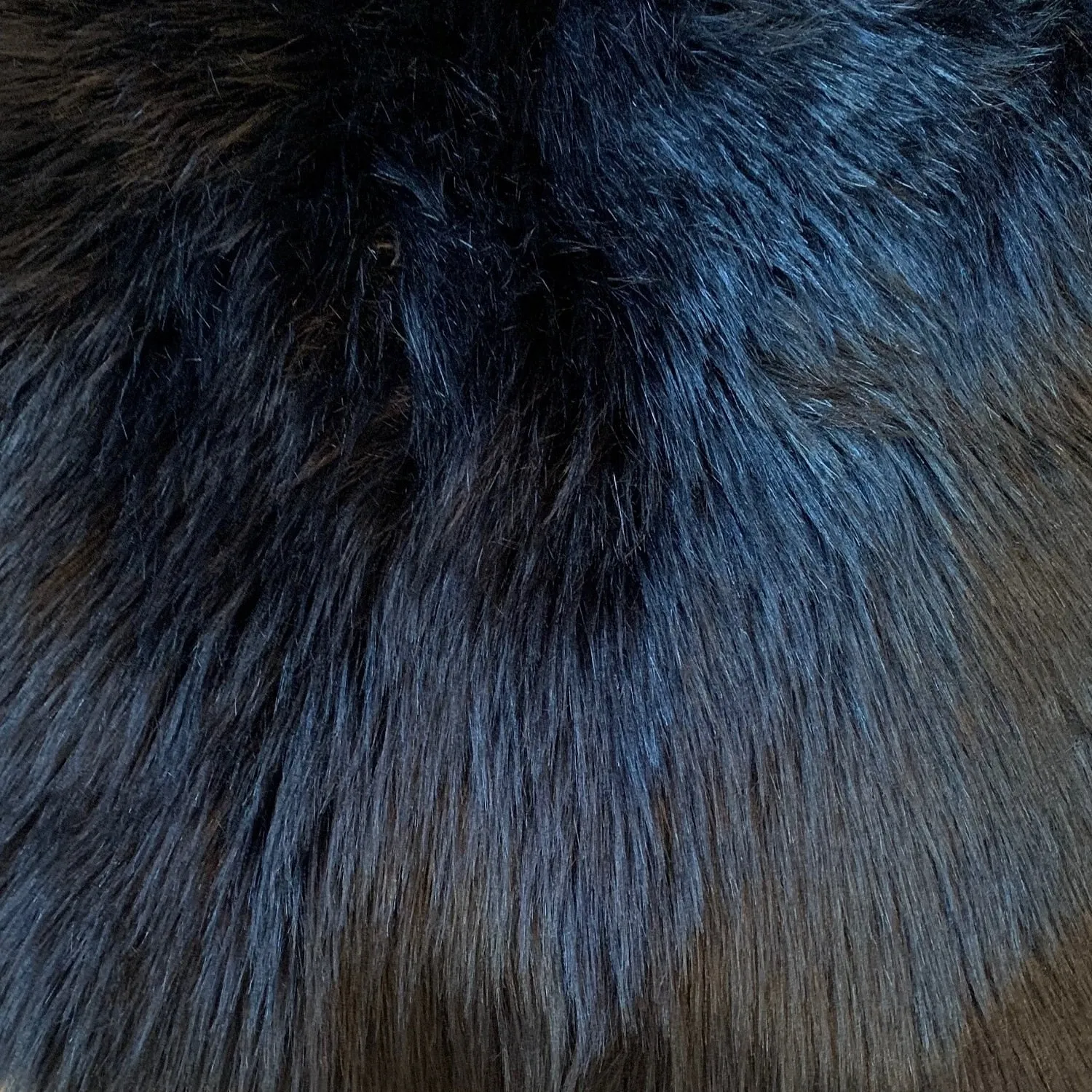 Silver Orchid Nansen Luxurious Faux Sheepskin Round Shag Area Rug