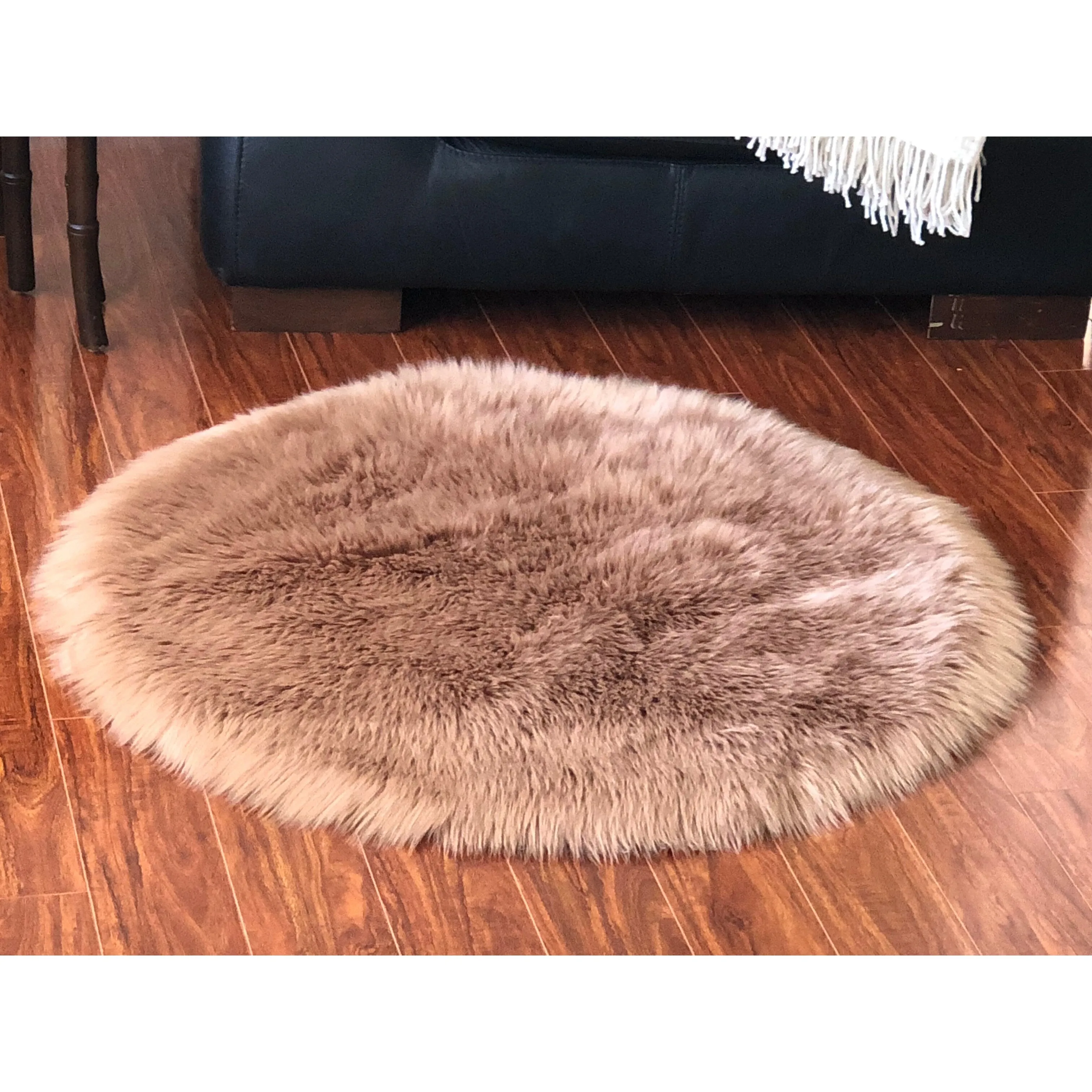 Silver Orchid Nansen Luxurious Faux Sheepskin Round Shag Area Rug