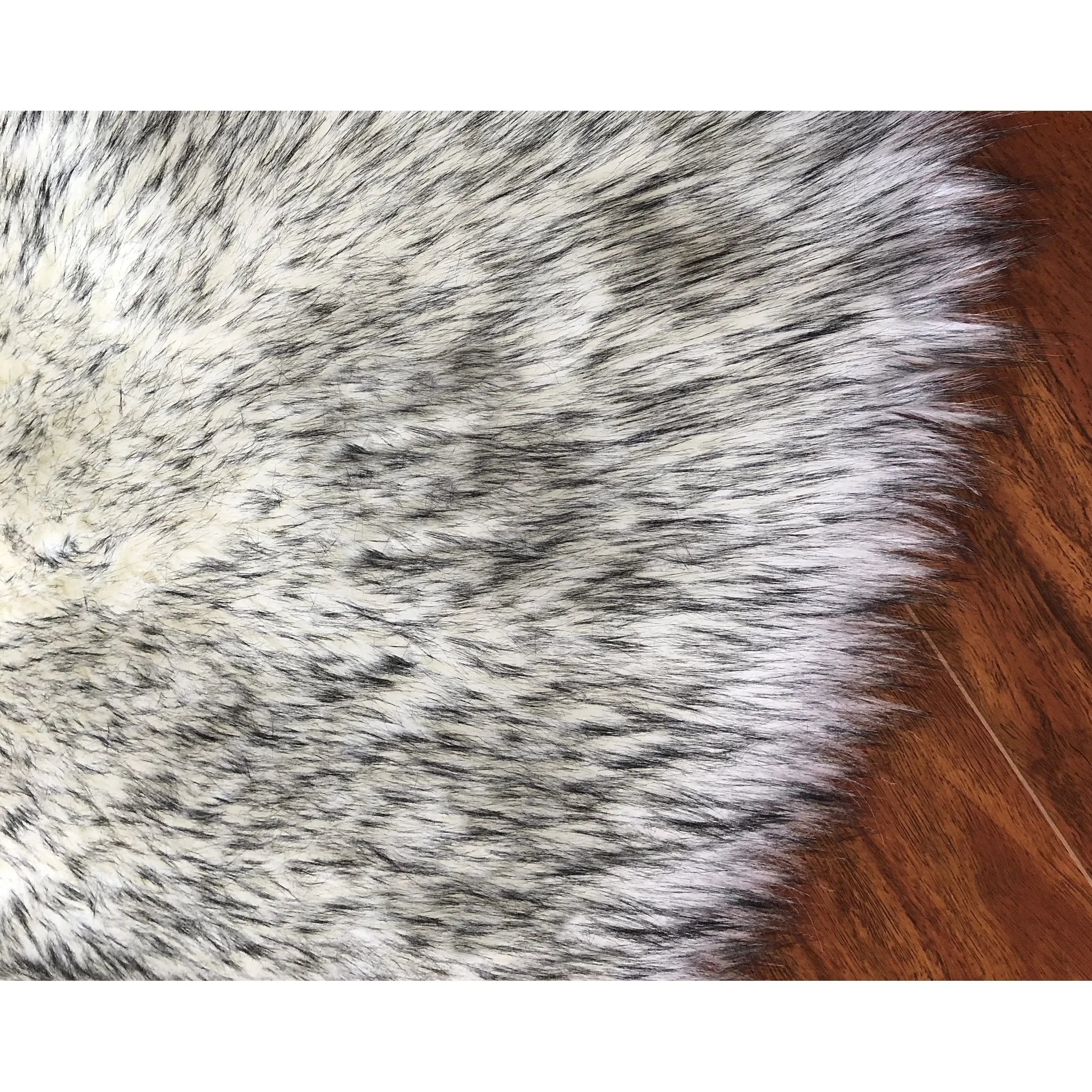 Silver Orchid Nansen Luxurious Faux Sheepskin Round Shag Area Rug