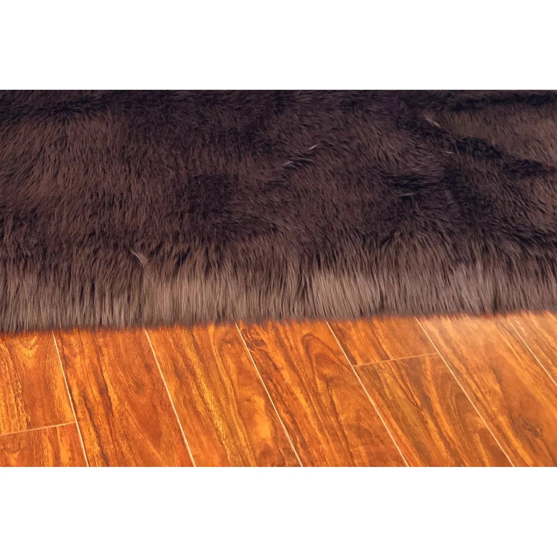 Silver Orchid Nansen Luxurious Faux Sheepskin Round Shag Area Rug