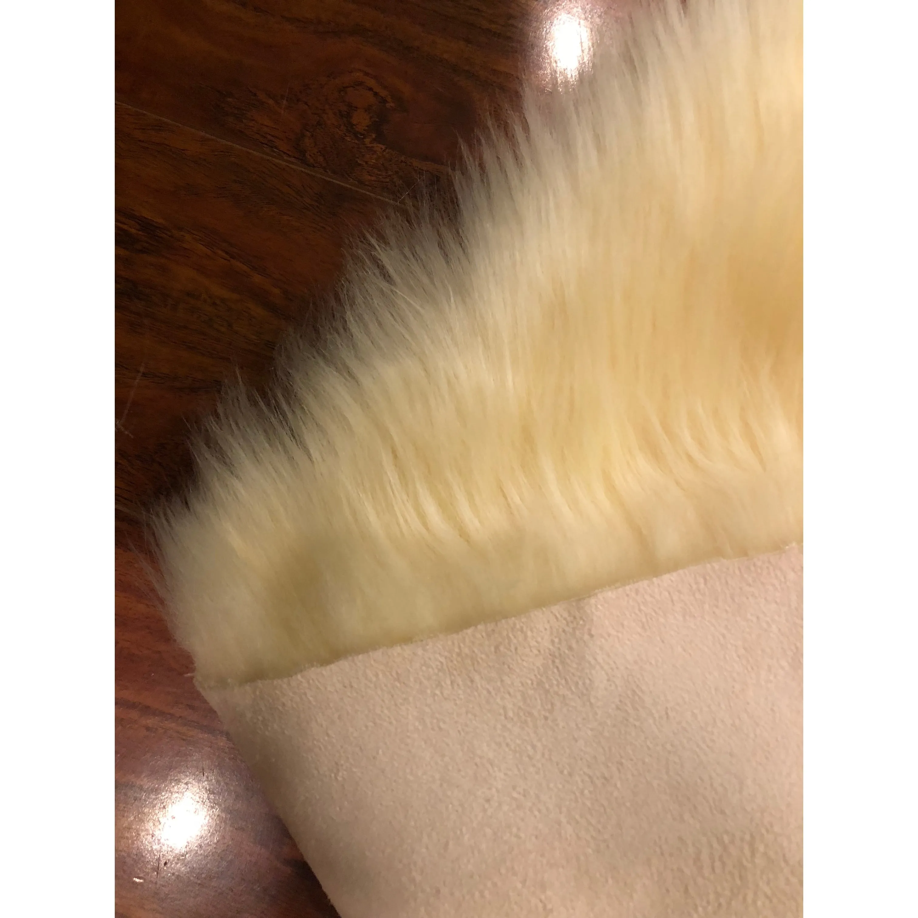 Silver Orchid Nansen Luxurious Faux Sheepskin Round Shag Area Rug