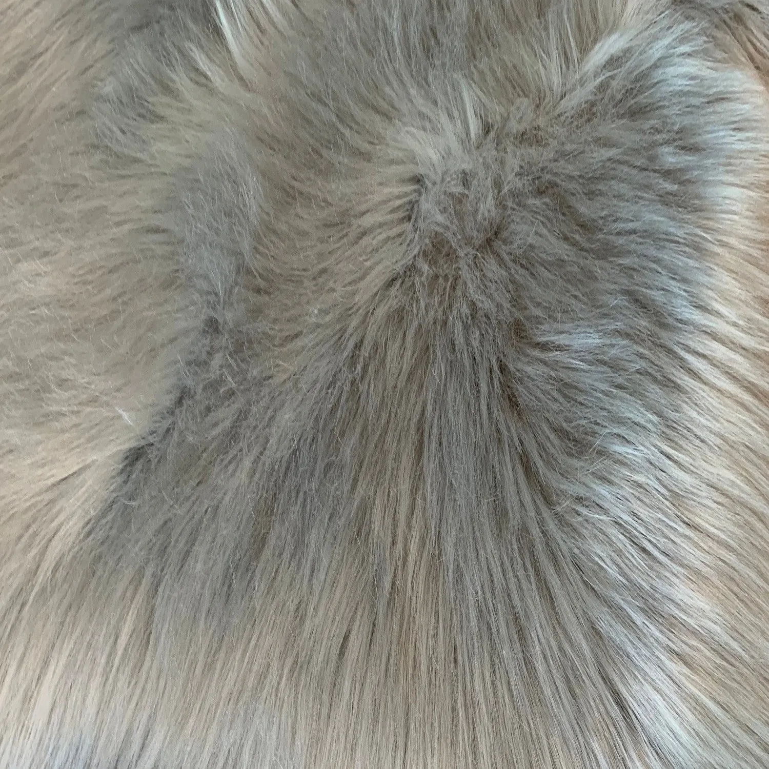 Silver Orchid Nansen Luxurious Faux Sheepskin Round Shag Area Rug
