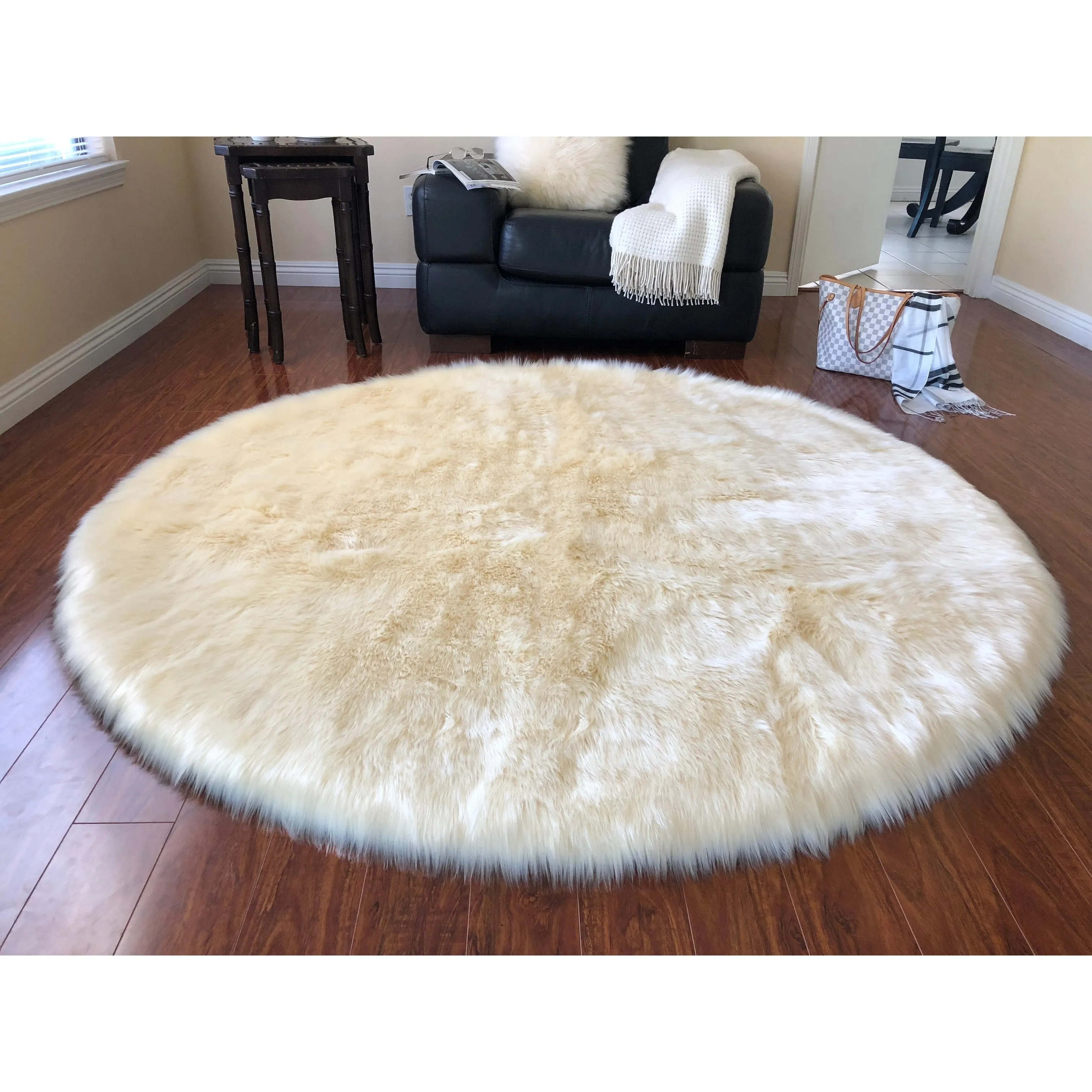 Silver Orchid Nansen Luxurious Faux Sheepskin Round Shag Area Rug