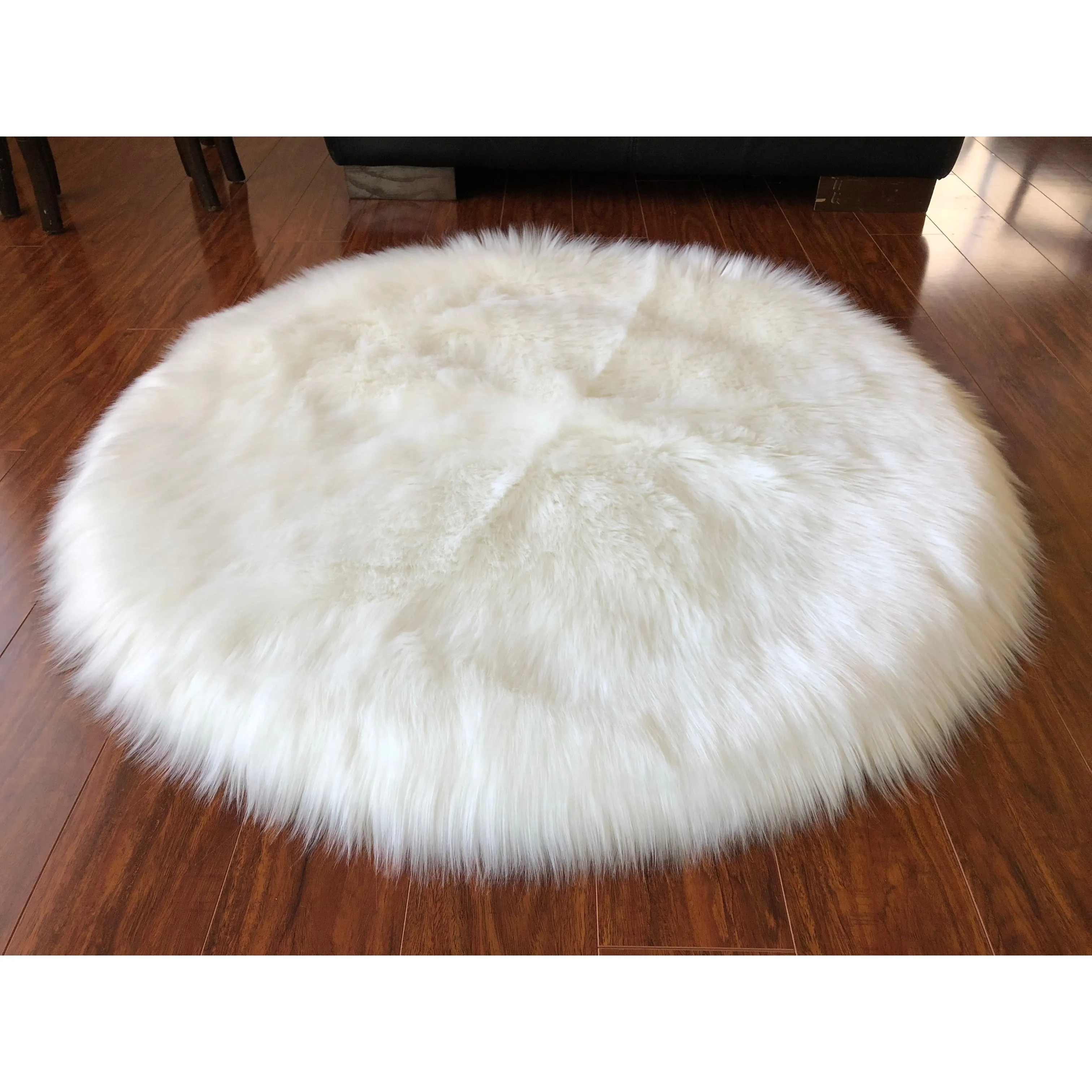 Silver Orchid Nansen Luxurious Faux Sheepskin Round Shag Area Rug