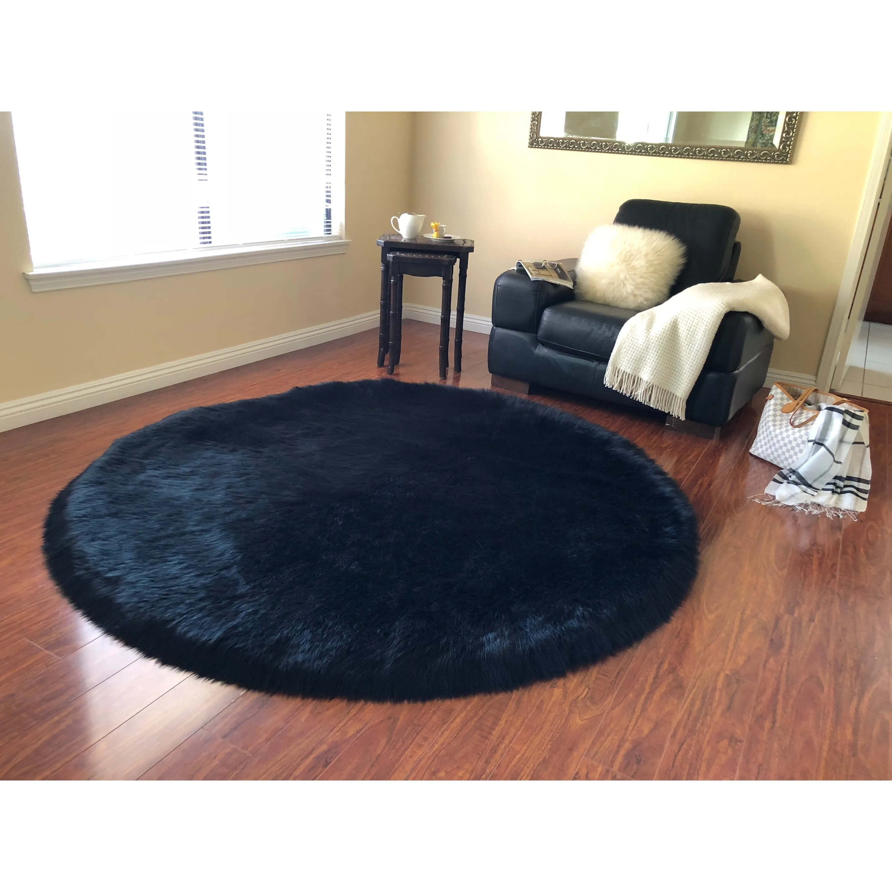 Silver Orchid Nansen Luxurious Faux Sheepskin Round Shag Area Rug