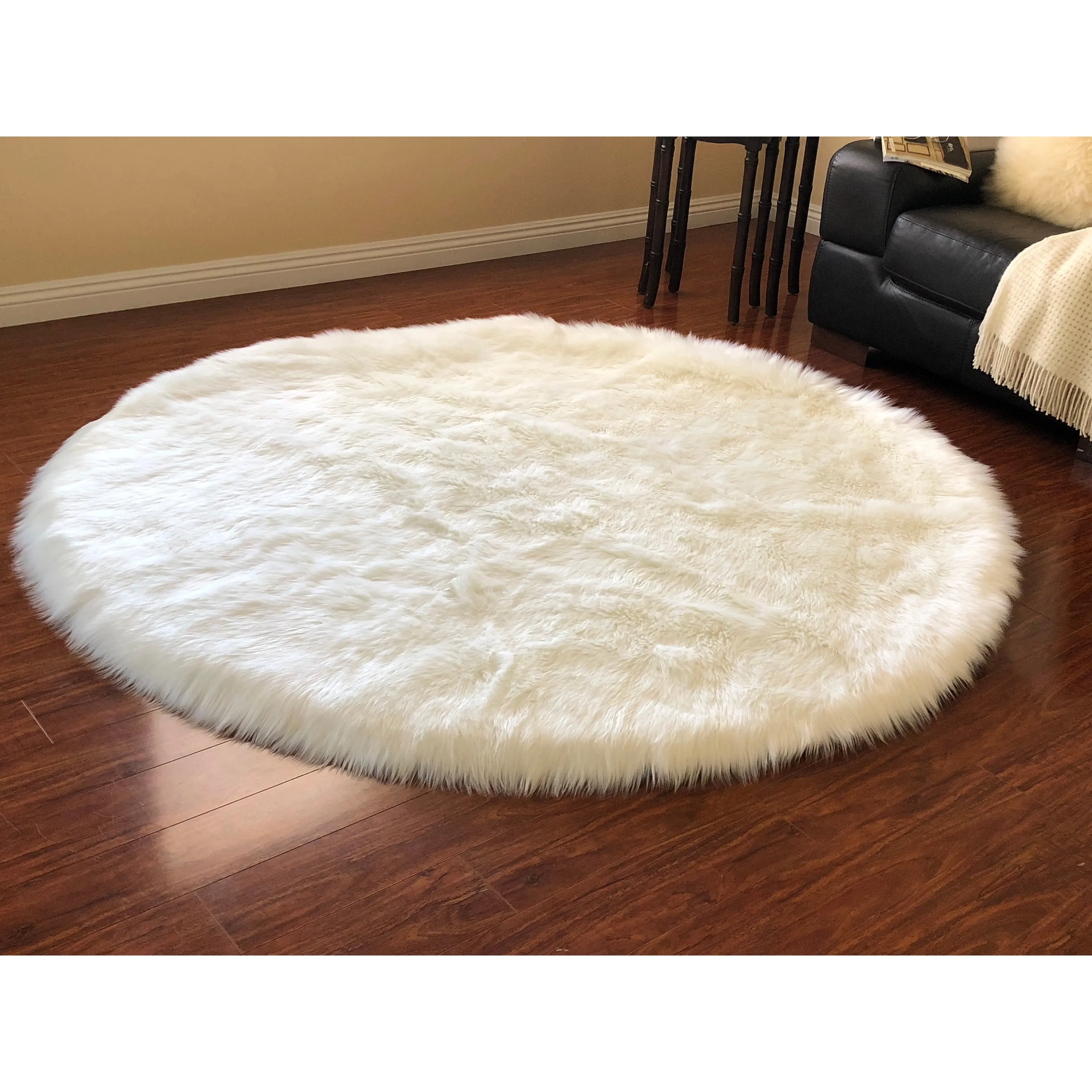 Silver Orchid Nansen Luxurious Faux Sheepskin Round Shag Area Rug