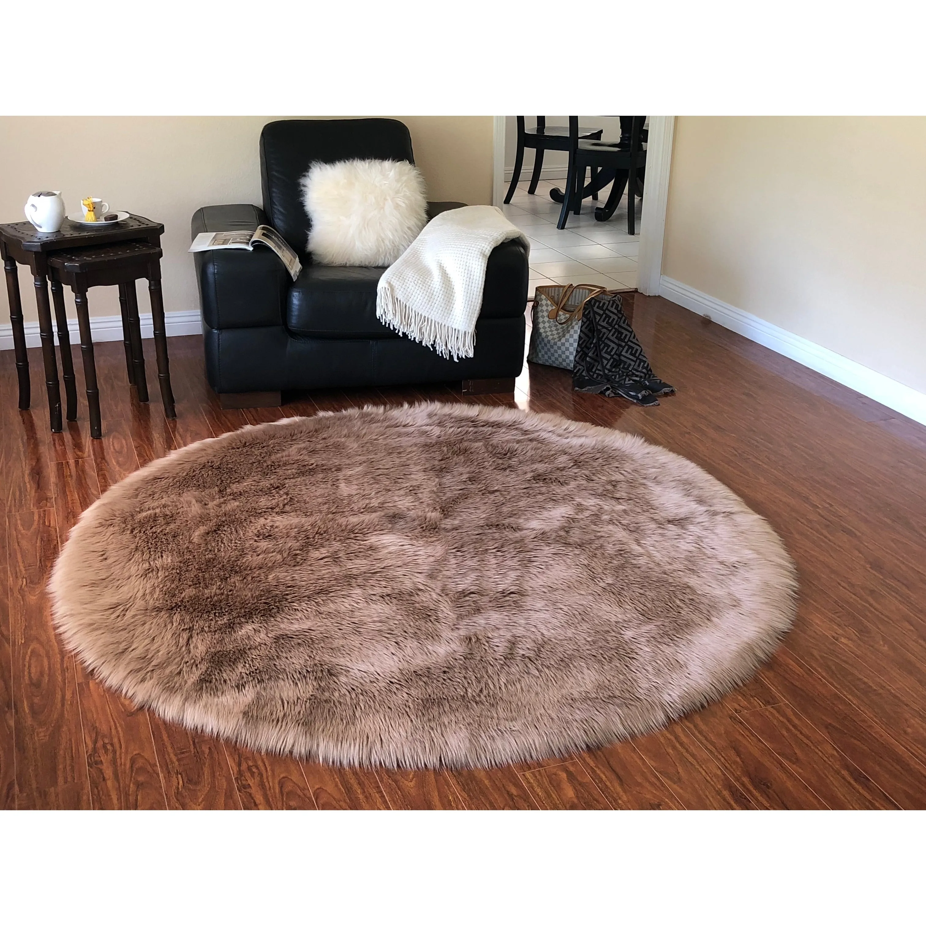Silver Orchid Nansen Luxurious Faux Sheepskin Round Shag Area Rug
