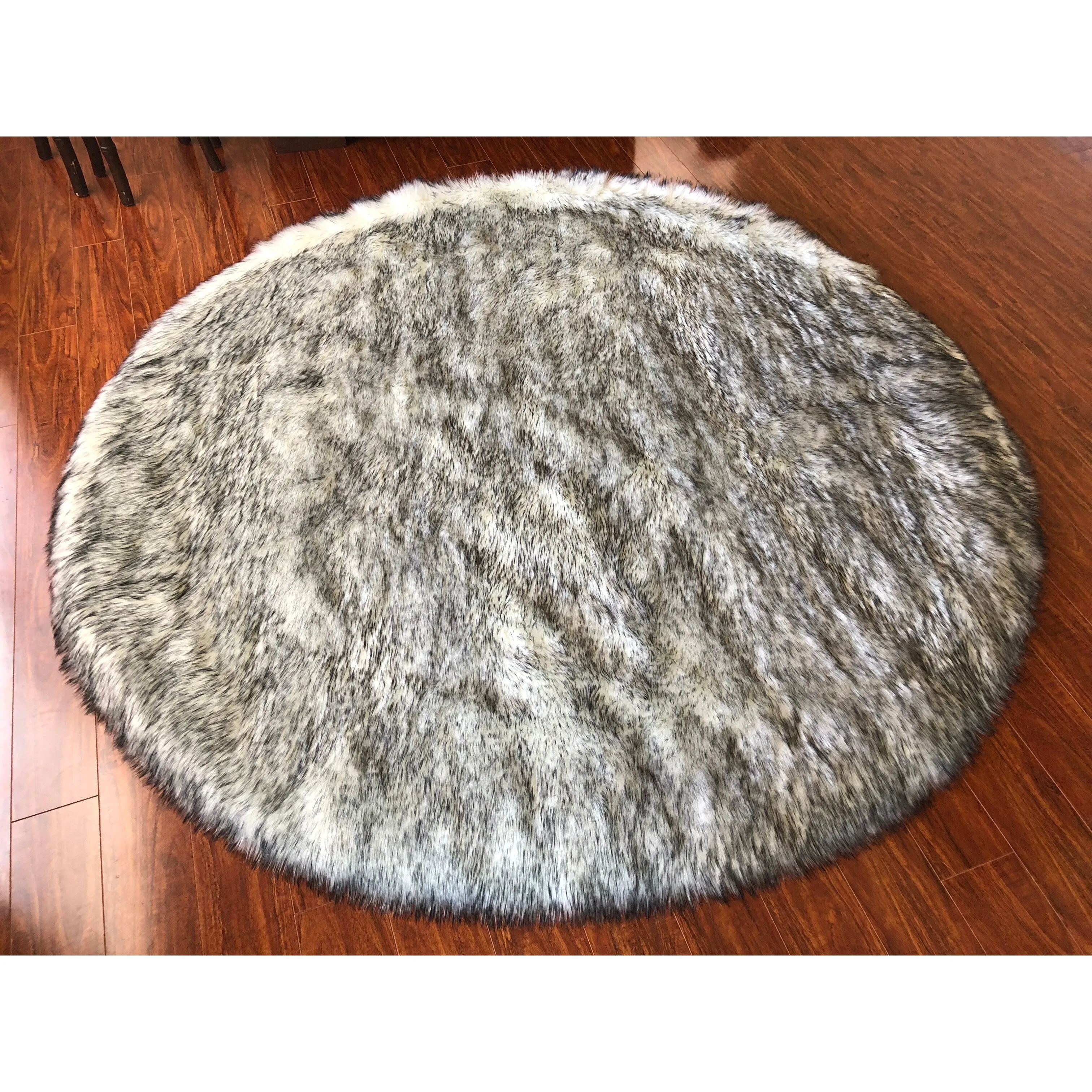 Silver Orchid Nansen Luxurious Faux Sheepskin Round Shag Area Rug