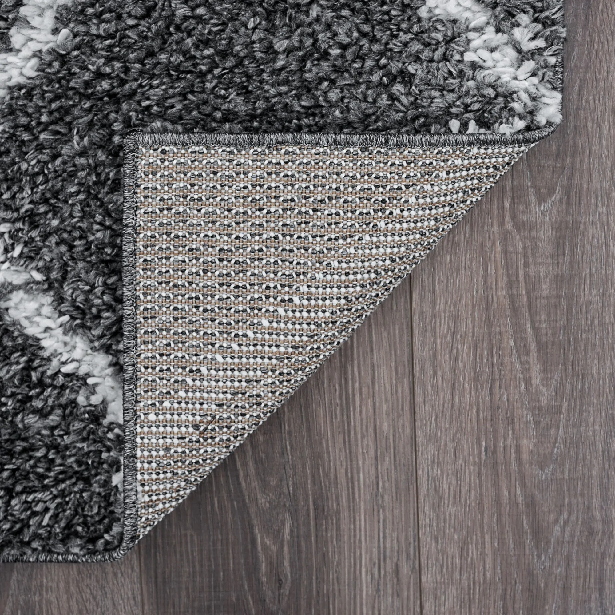Sohni Shag Farmhouse Diamond Indoor Area Rug