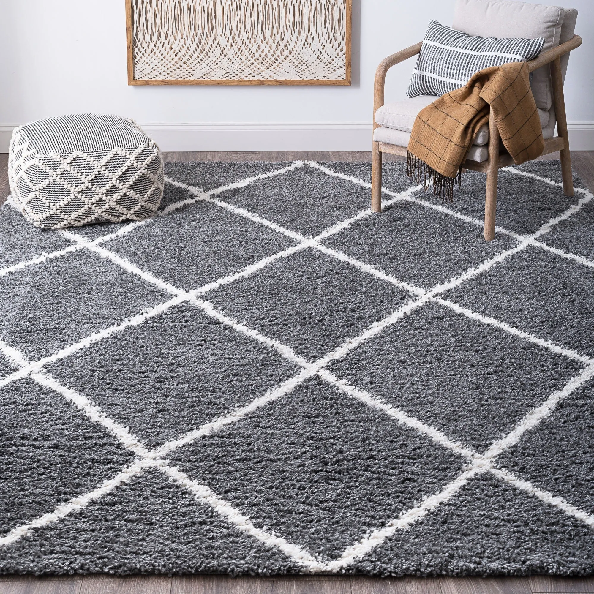Sohni Shag Farmhouse Diamond Indoor Area Rug