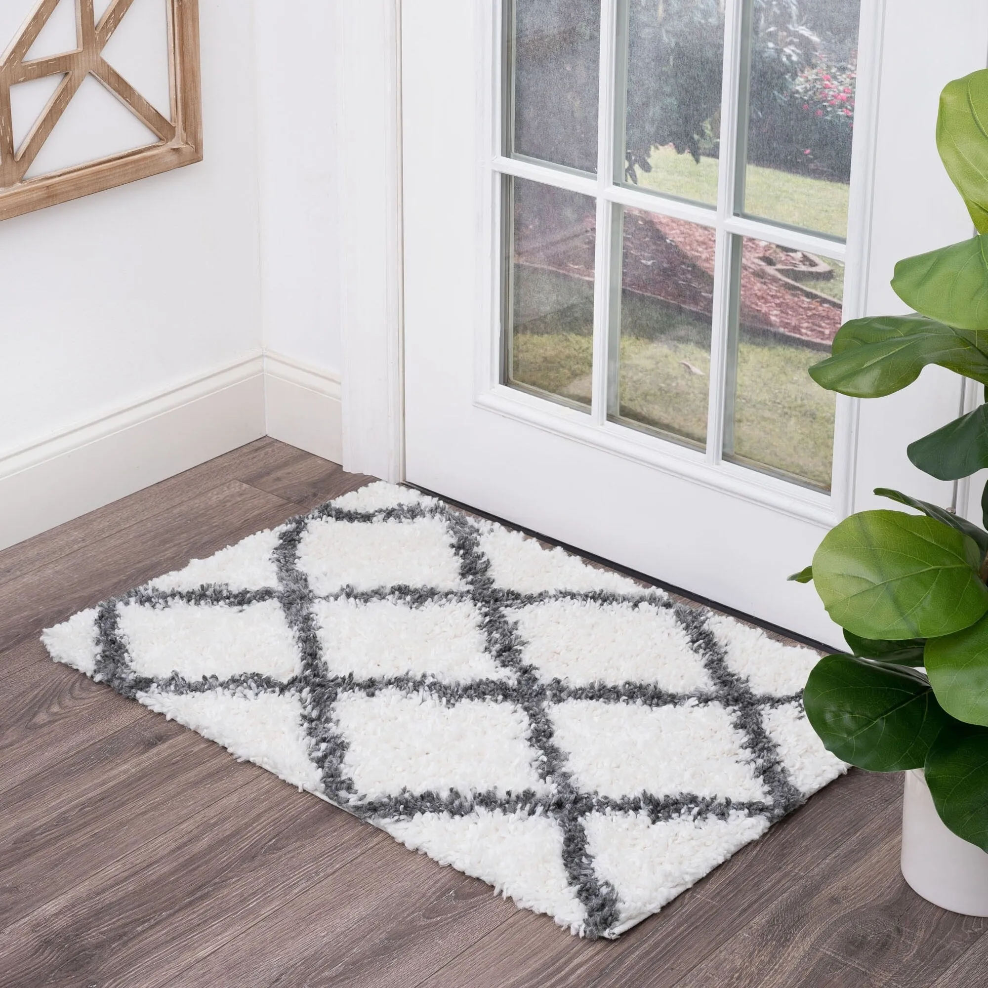 Sohni Shag Farmhouse Diamond Indoor Area Rug