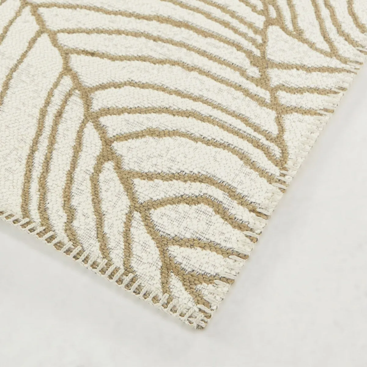 Sonia Tropical Leaf Indoor/Outdoor Area Rug