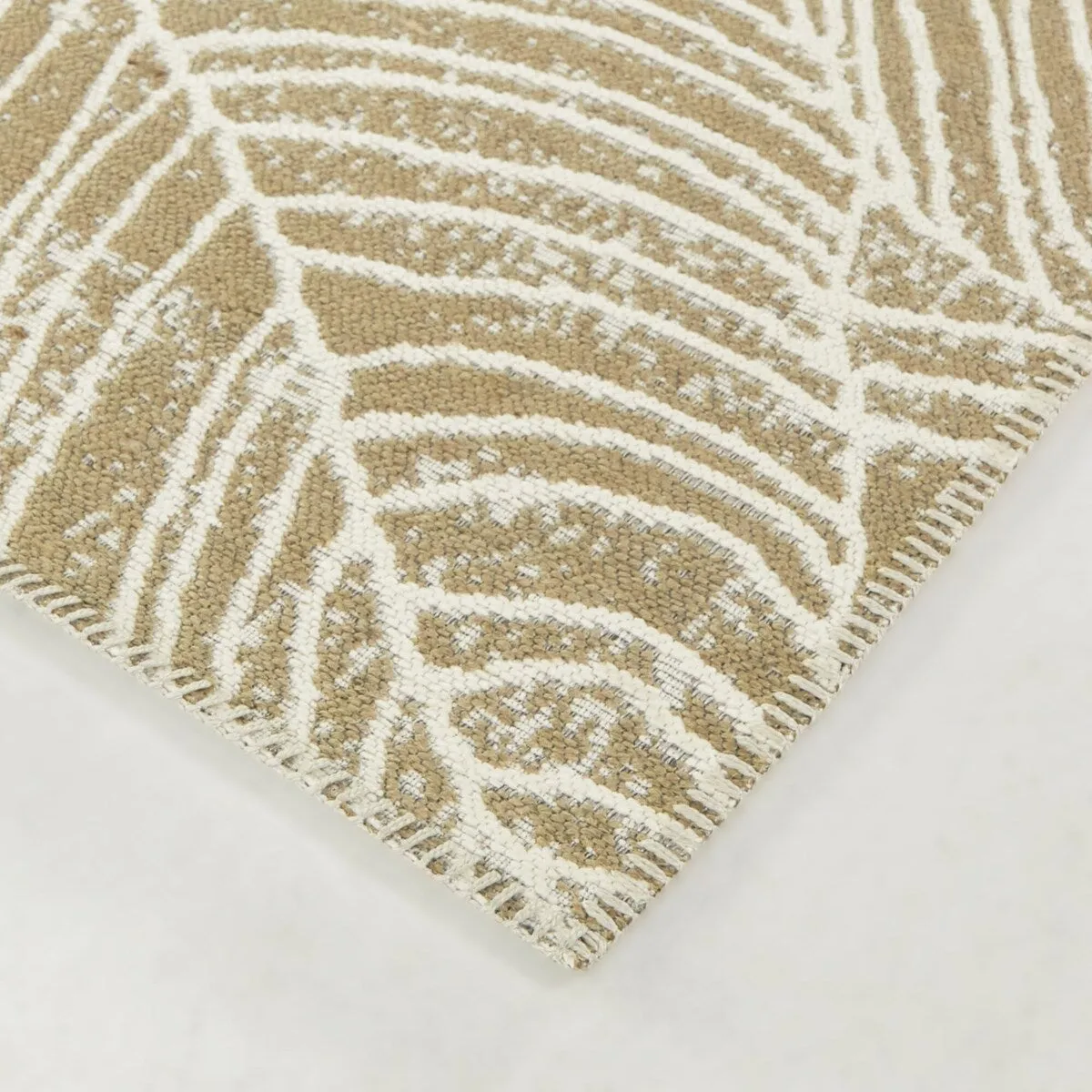 Sonia Tropical Leaf Indoor/Outdoor Area Rug
