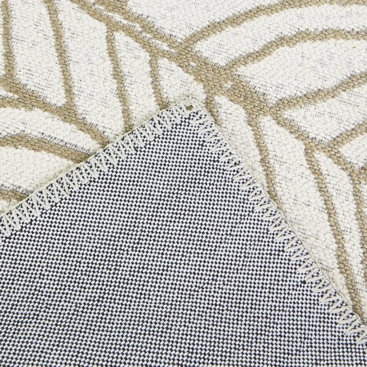 Sonia Tropical Leaf Indoor/Outdoor Area Rug
