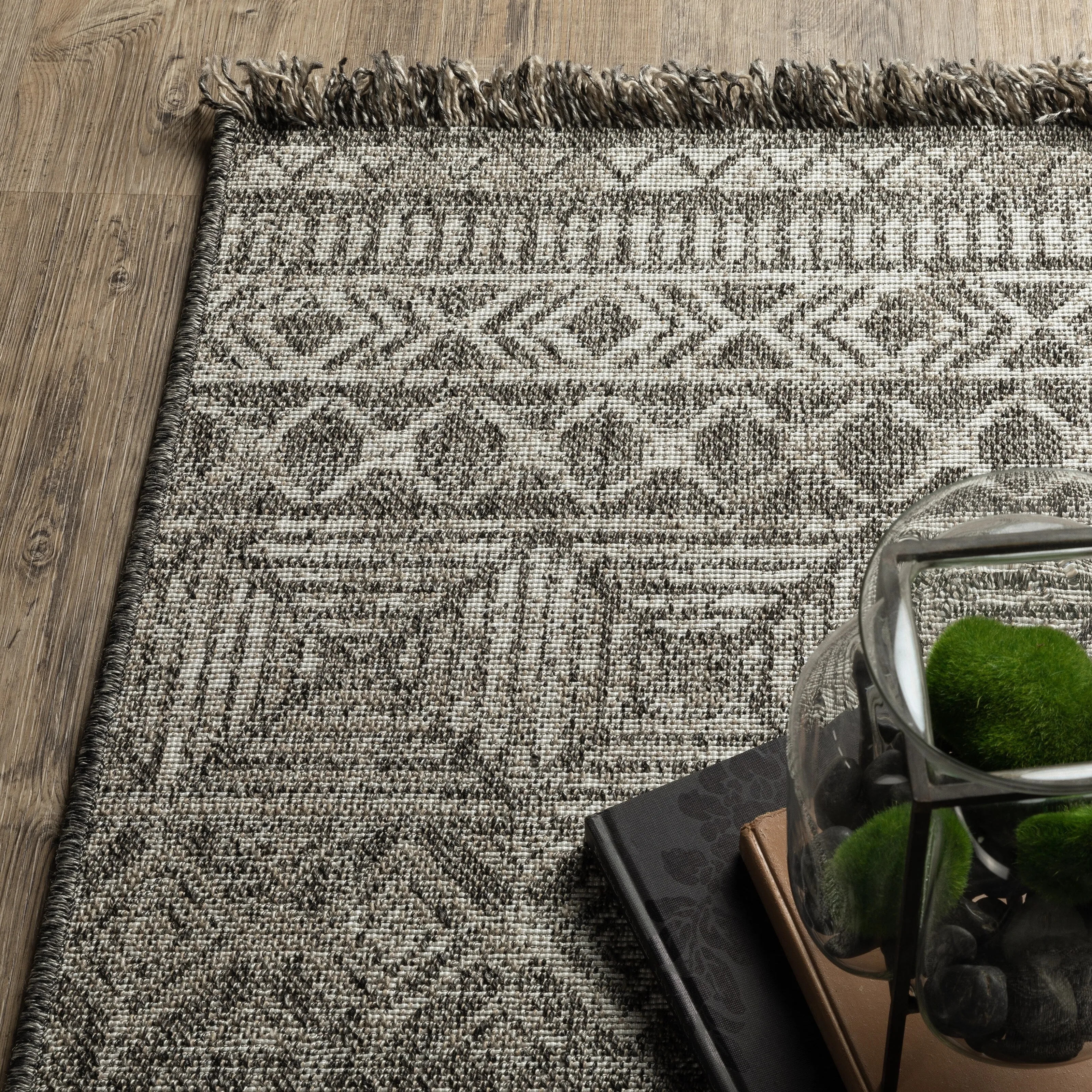 Style Haven Grayton Tribal Inspired Beige/ Black Indoor-Outdoor Fringe Edge Rug