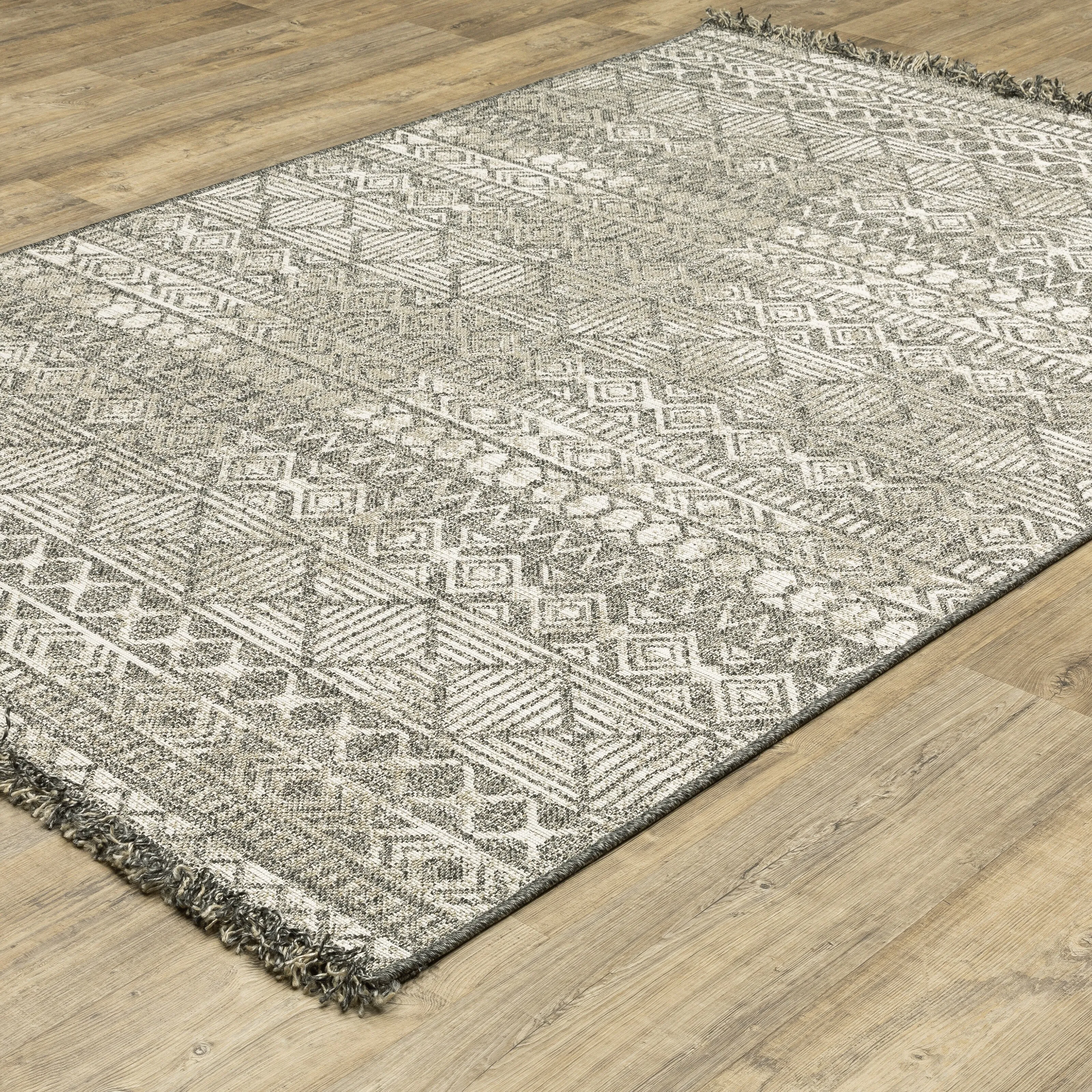 Style Haven Grayton Tribal Inspired Beige/ Black Indoor-Outdoor Fringe Edge Rug