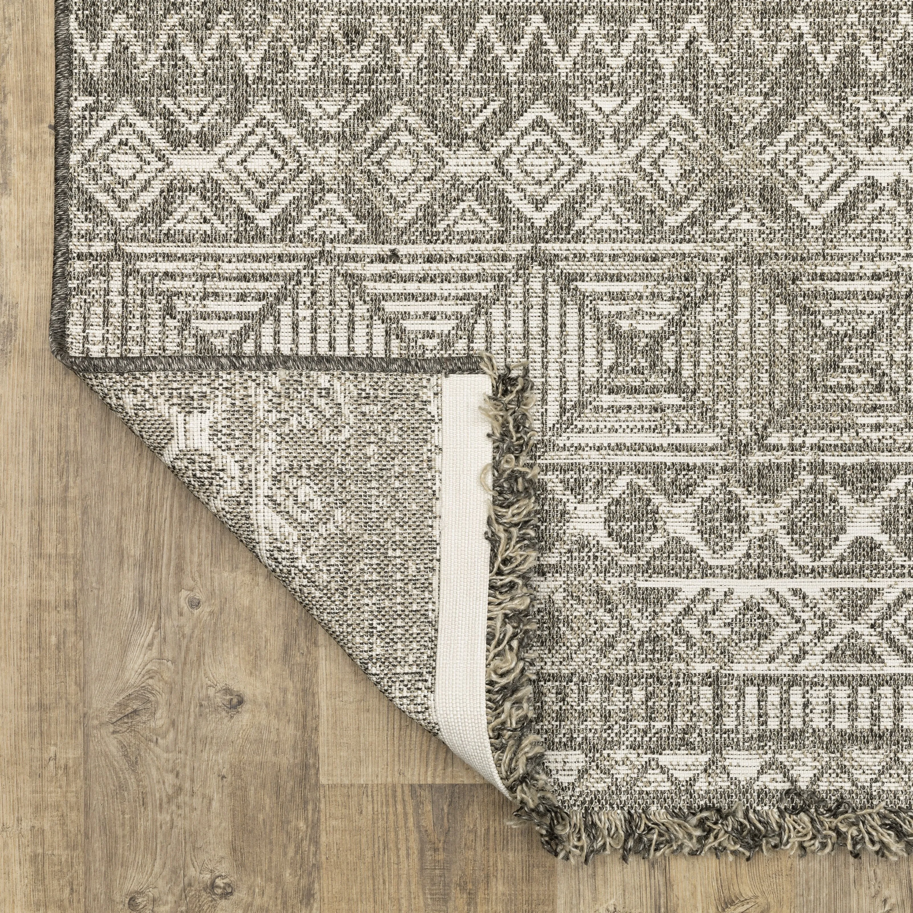Style Haven Grayton Tribal Inspired Beige/ Black Indoor-Outdoor Fringe Edge Rug