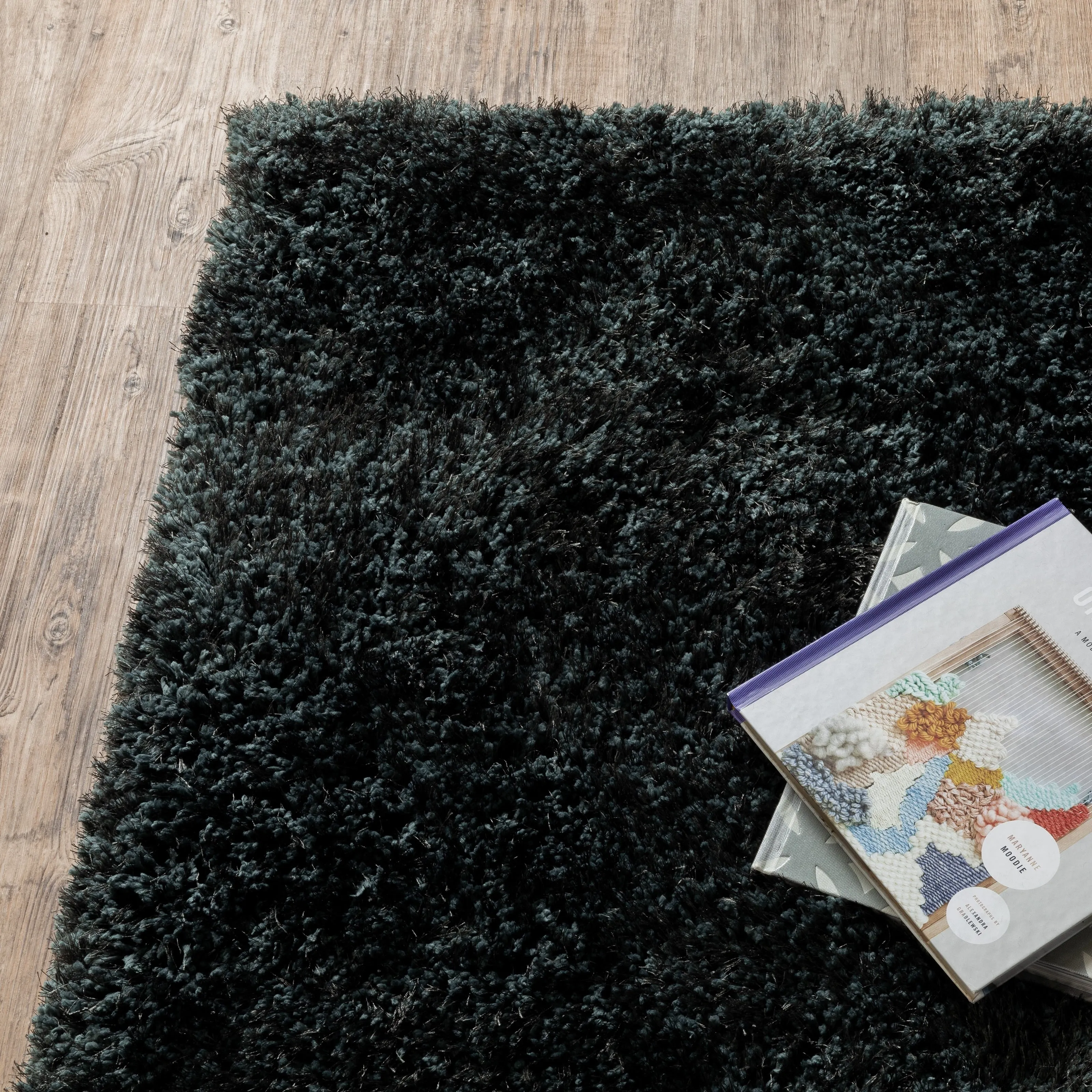 Style Haven Swann Indoor Plush Hand-made Shag Area Rug