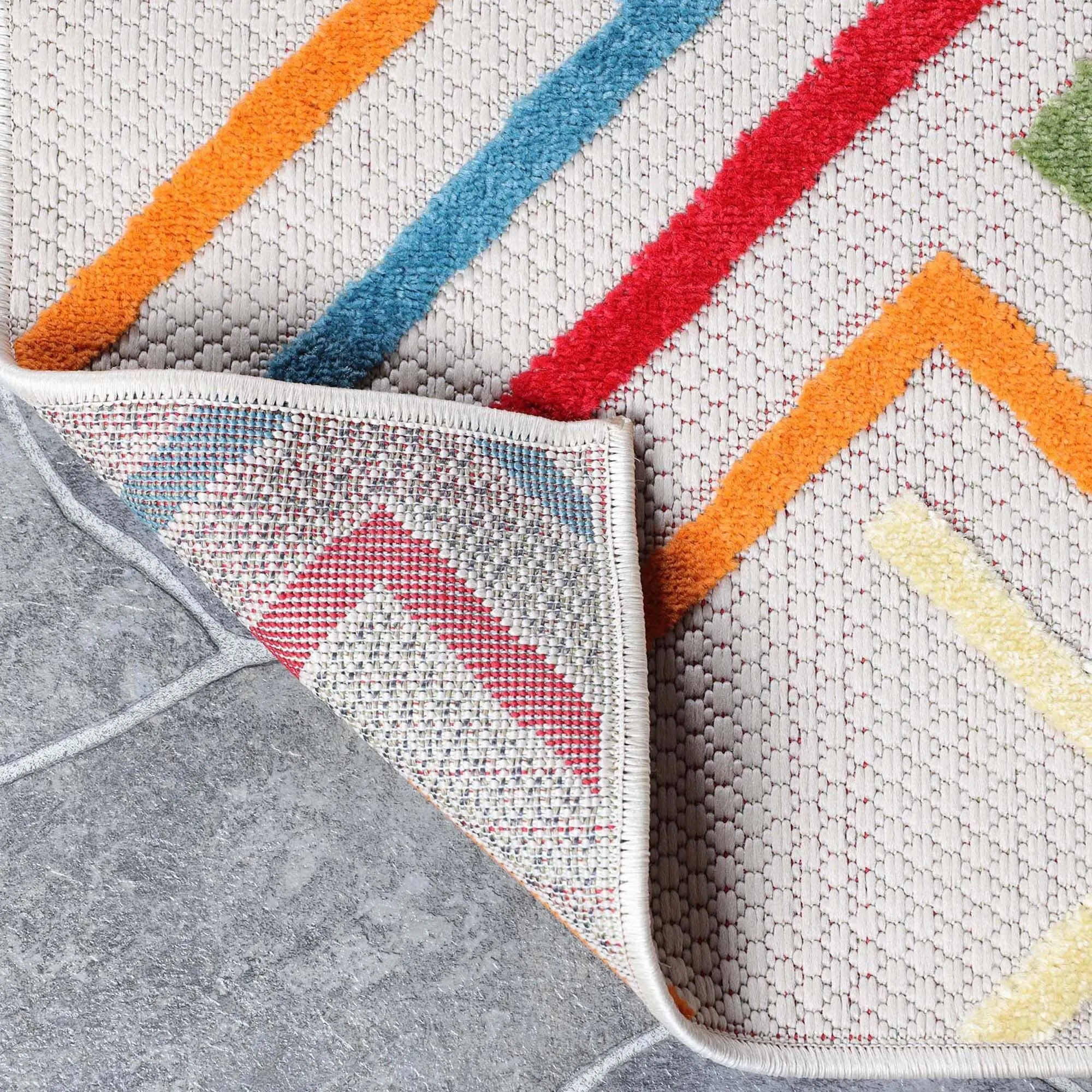 Superior Ares Modern Geometric Diamond Indoor Outdoor Area Rug