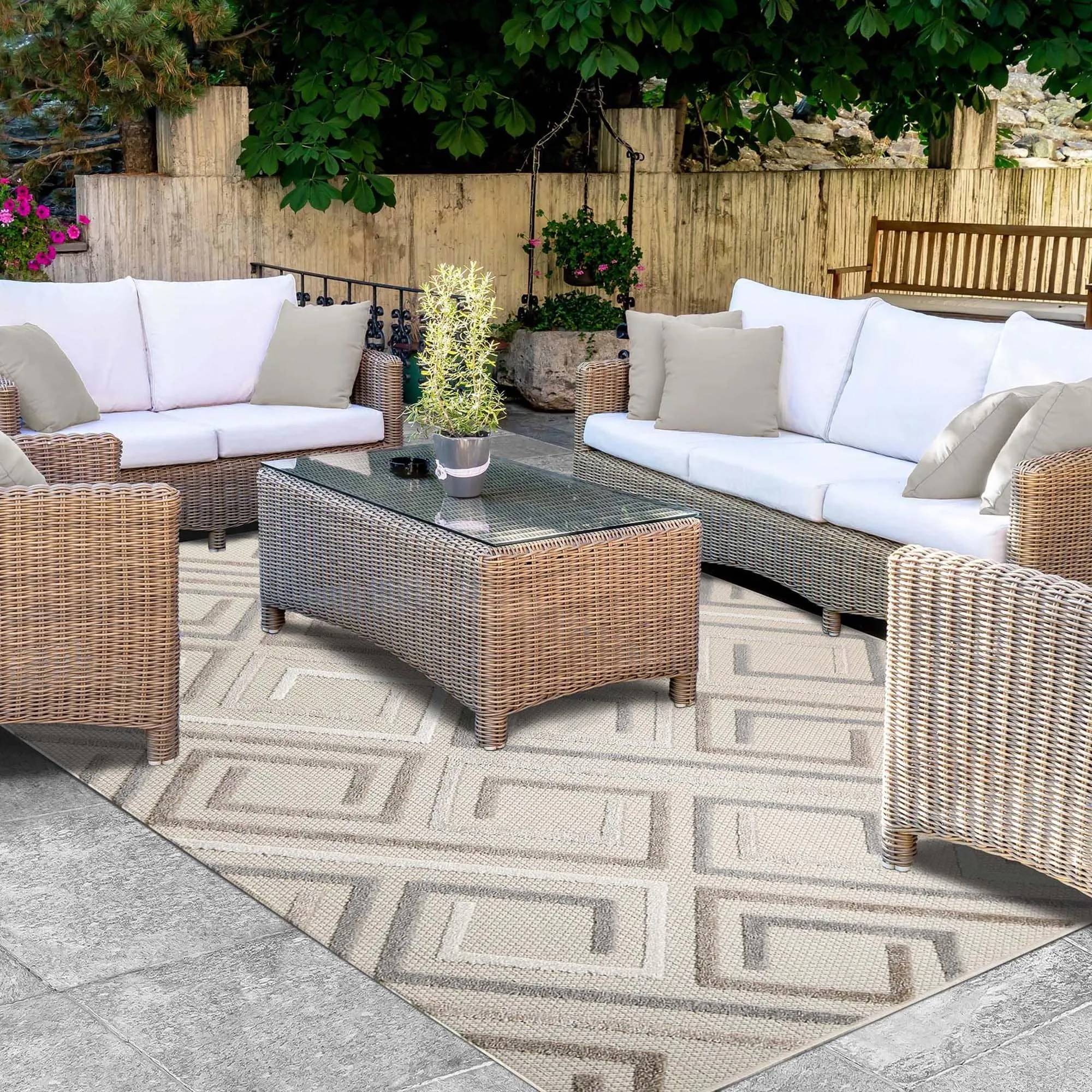 Superior Ares Modern Geometric Diamond Indoor Outdoor Area Rug