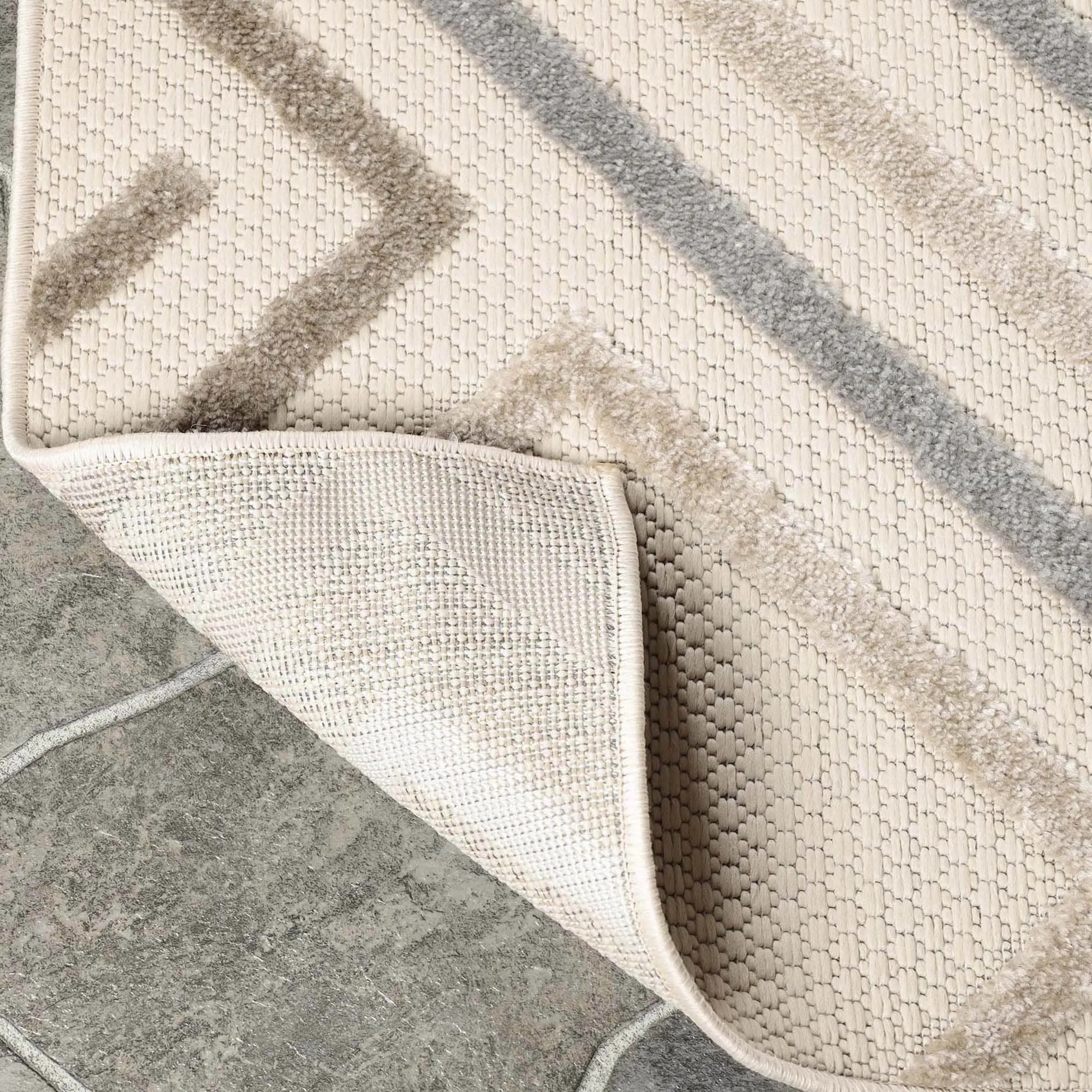 Superior Ares Modern Geometric Diamond Indoor Outdoor Area Rug