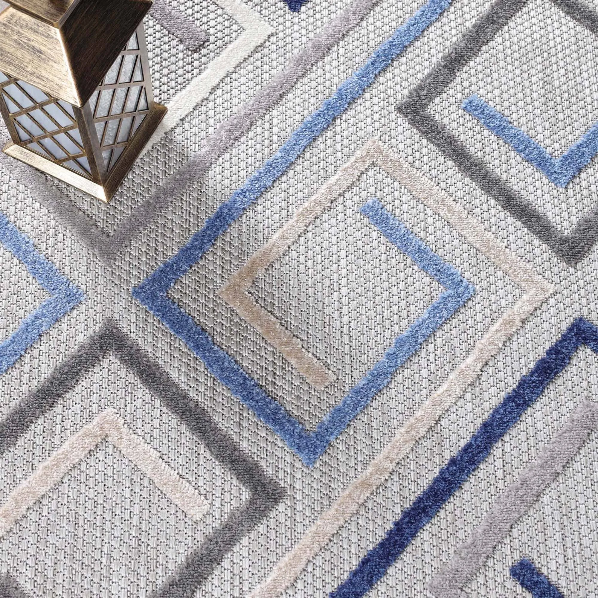 Superior Ares Modern Geometric Diamond Indoor Outdoor Area Rug
