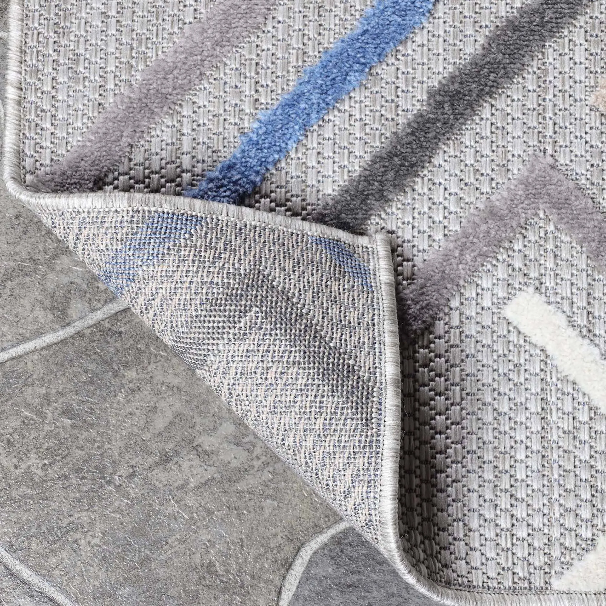 Superior Ares Modern Geometric Diamond Indoor Outdoor Area Rug
