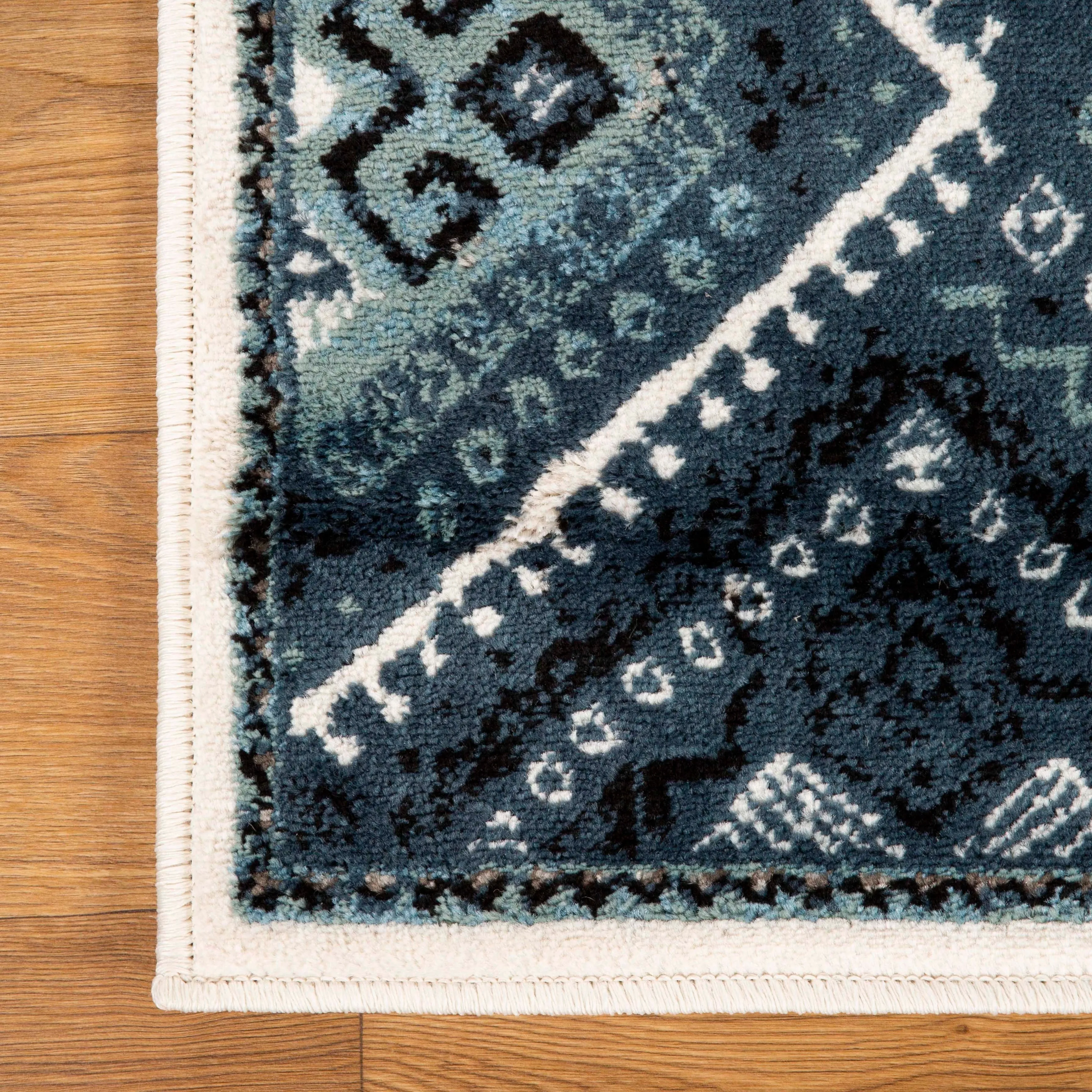 Superior Bohemian Geometric Diamonds Indoor Area Rug